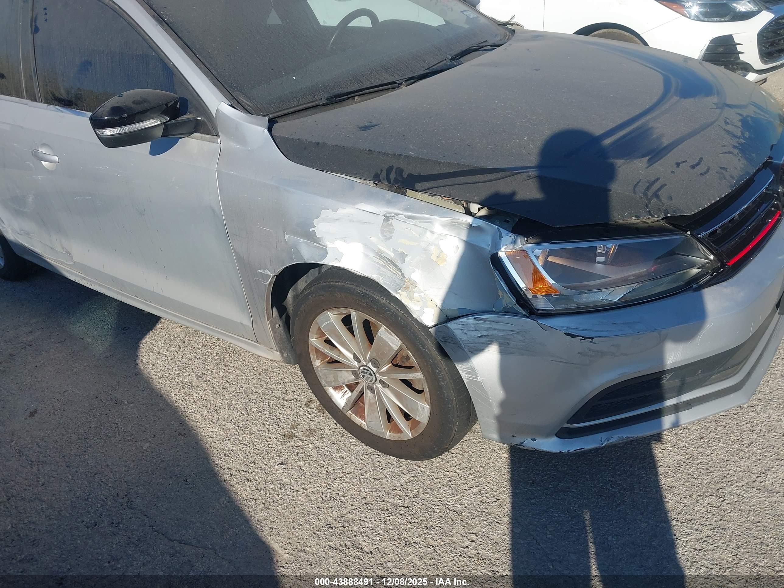 VOLKSWAGEN JETTA image 6