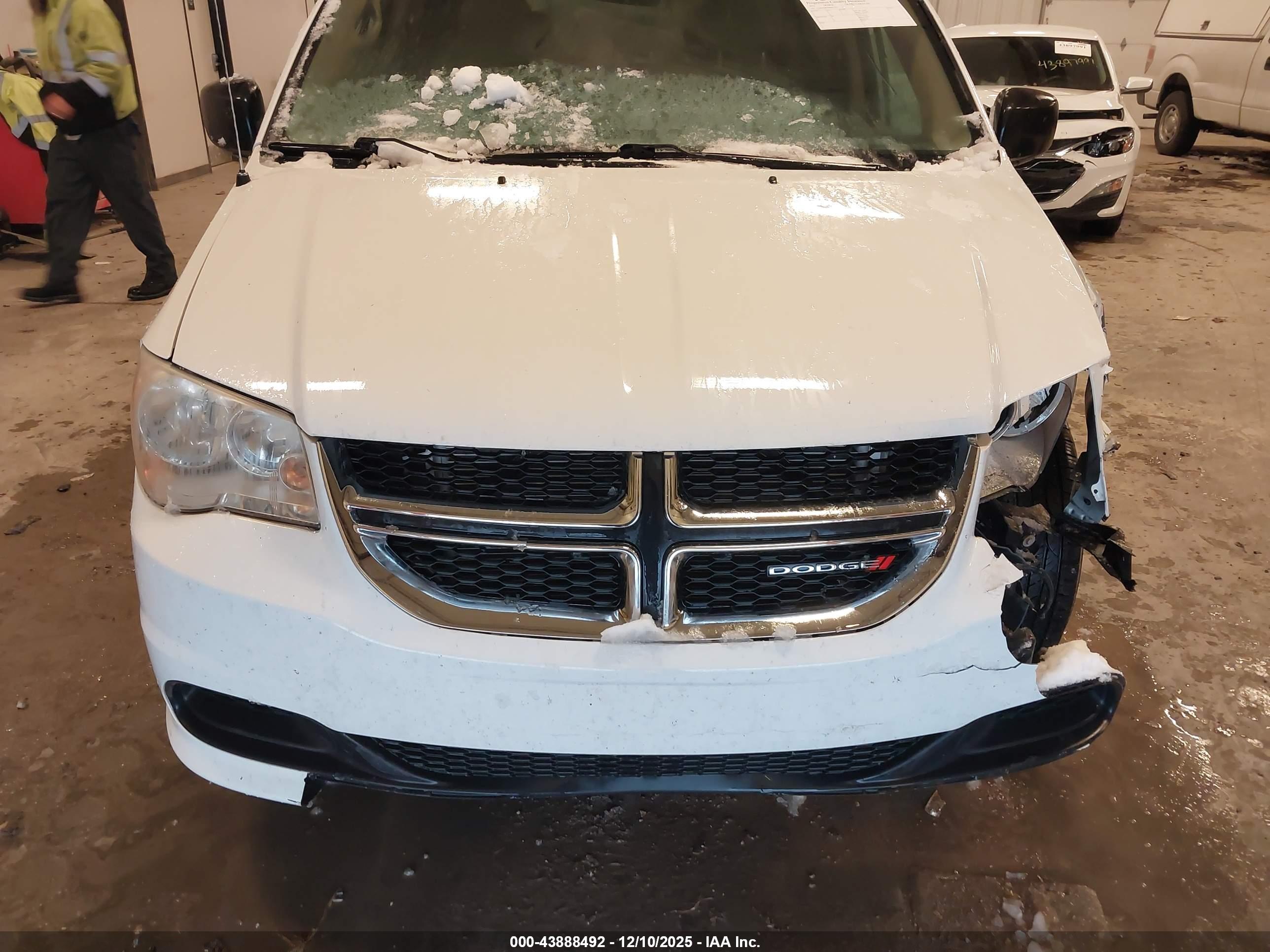 DODGE GRAND image 6