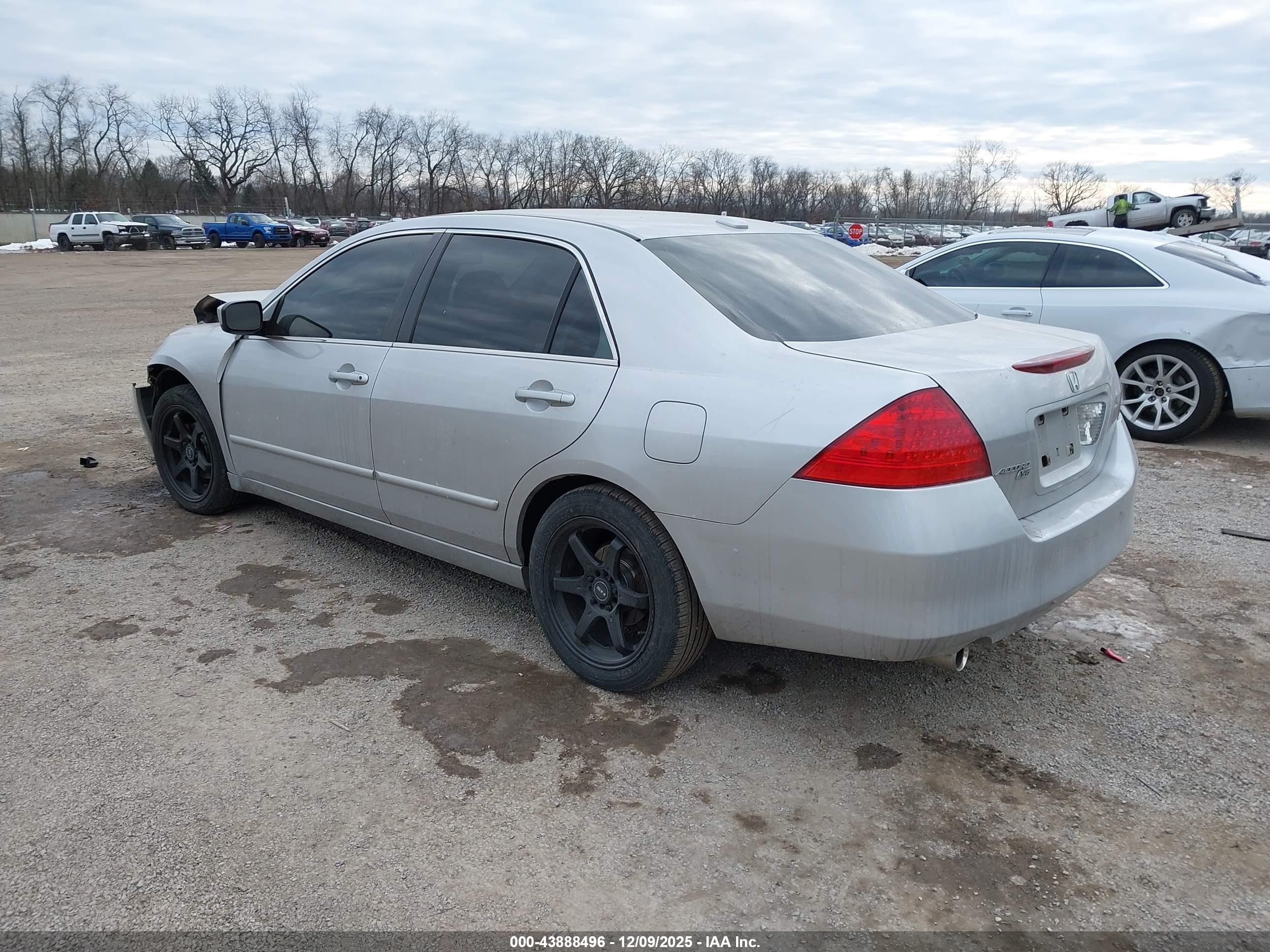 HONDA ACCORD image 3
