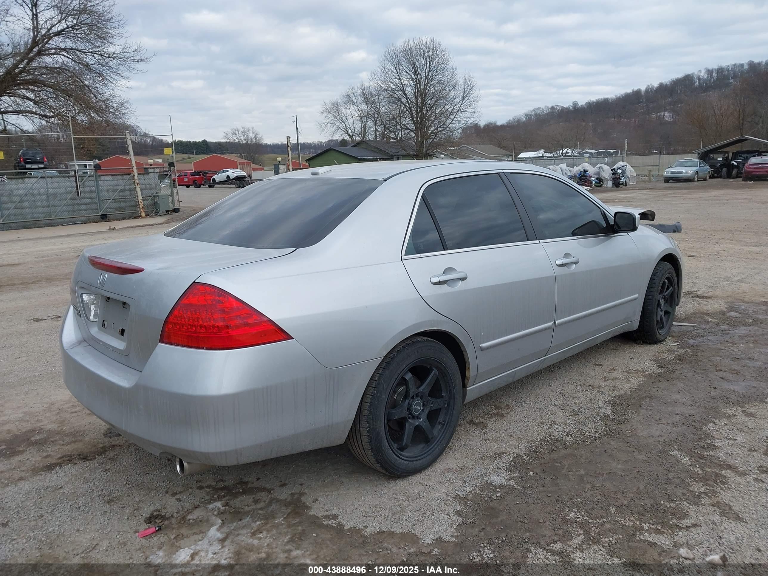 HONDA ACCORD image 4