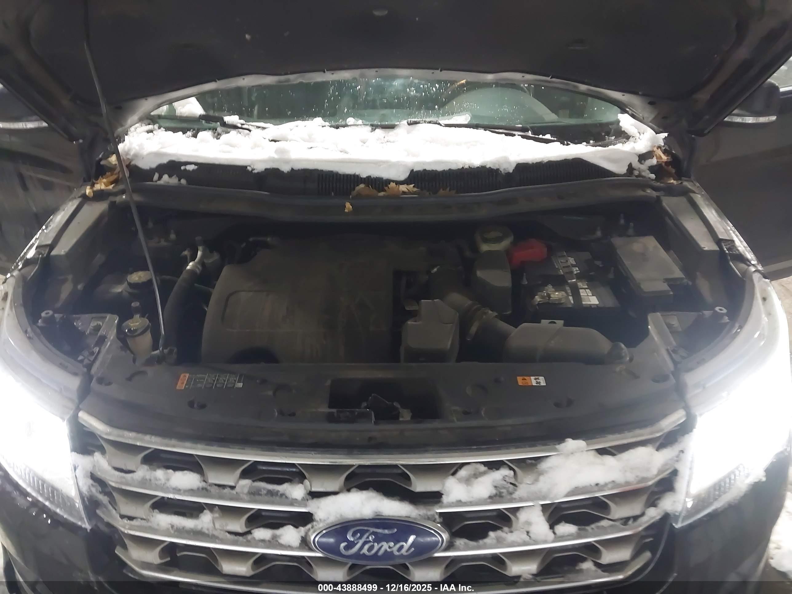 FORD EXPLORER image 10