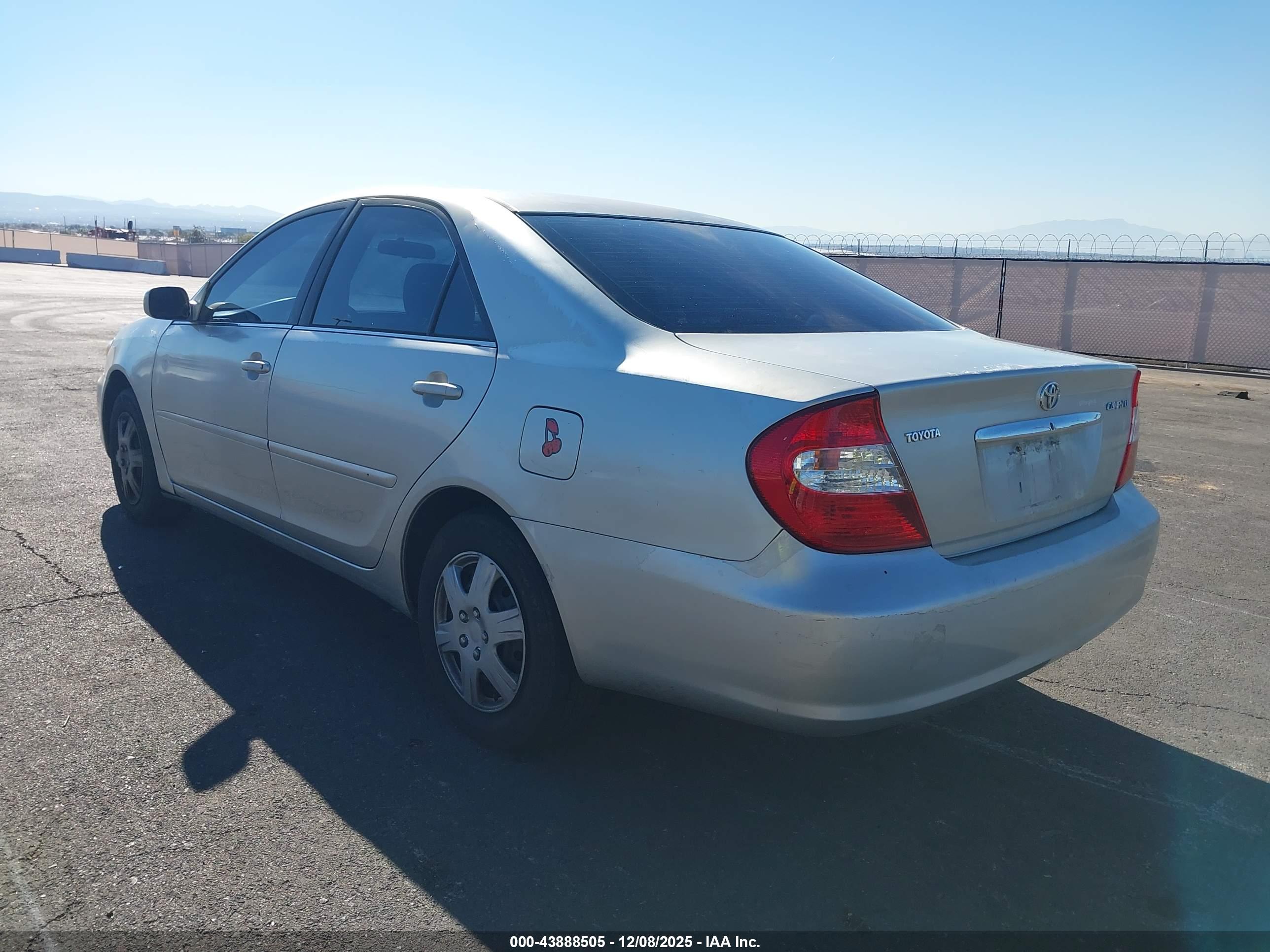 TOYOTA CAMRY image 3
