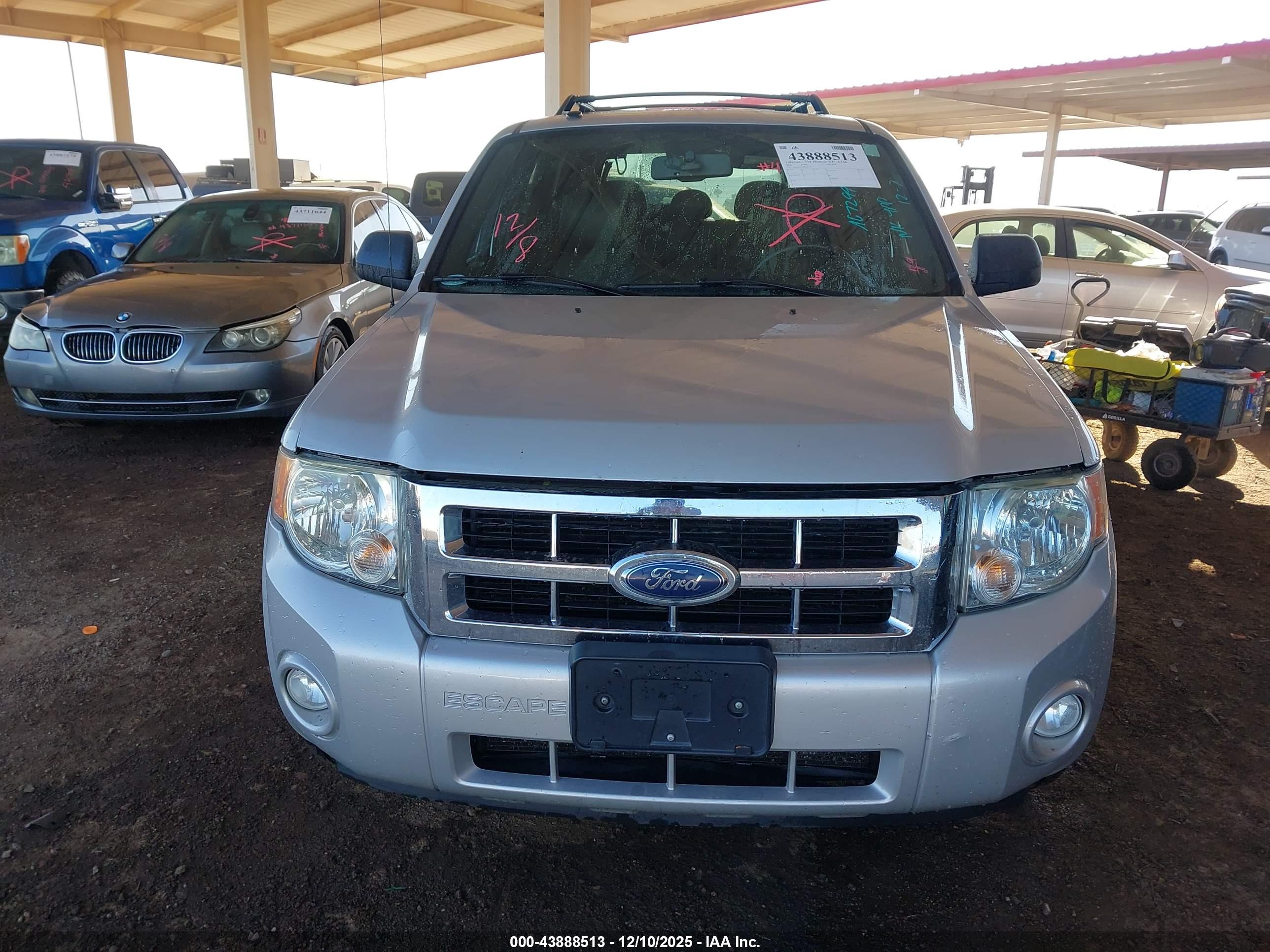 FORD ESCAPE image 6