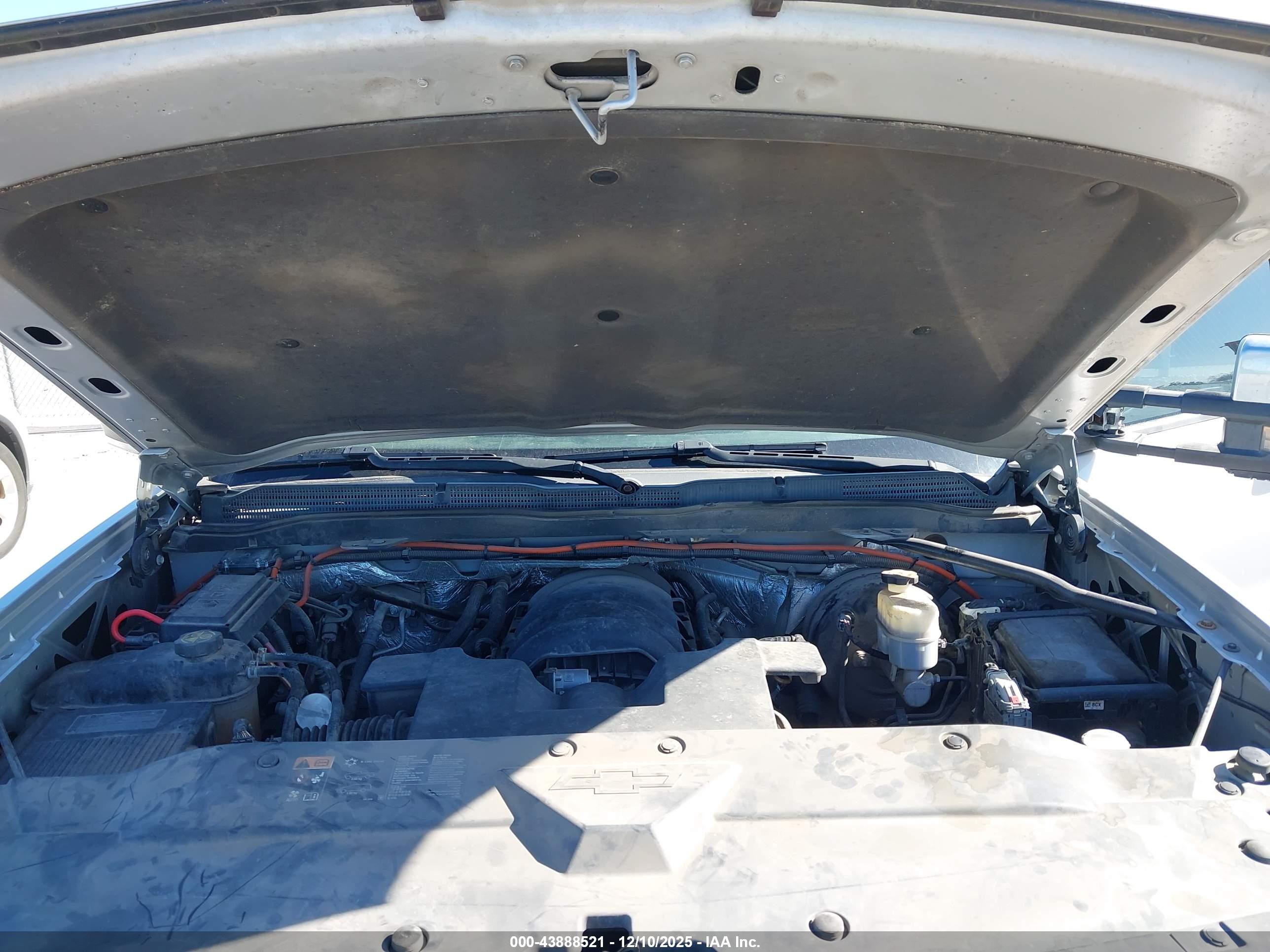 CHEVROLET SILVERADO image 10