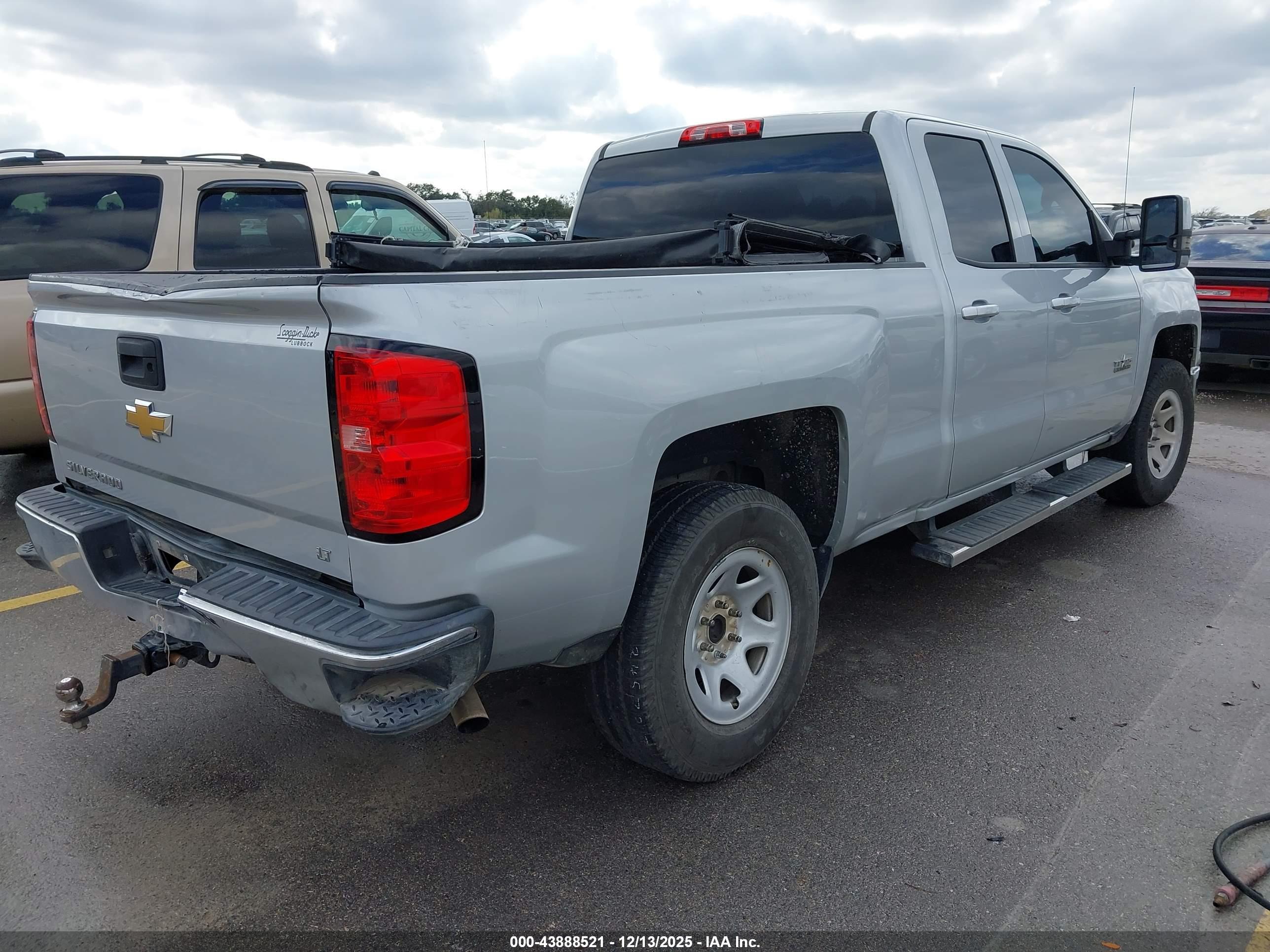CHEVROLET SILVERADO image 4