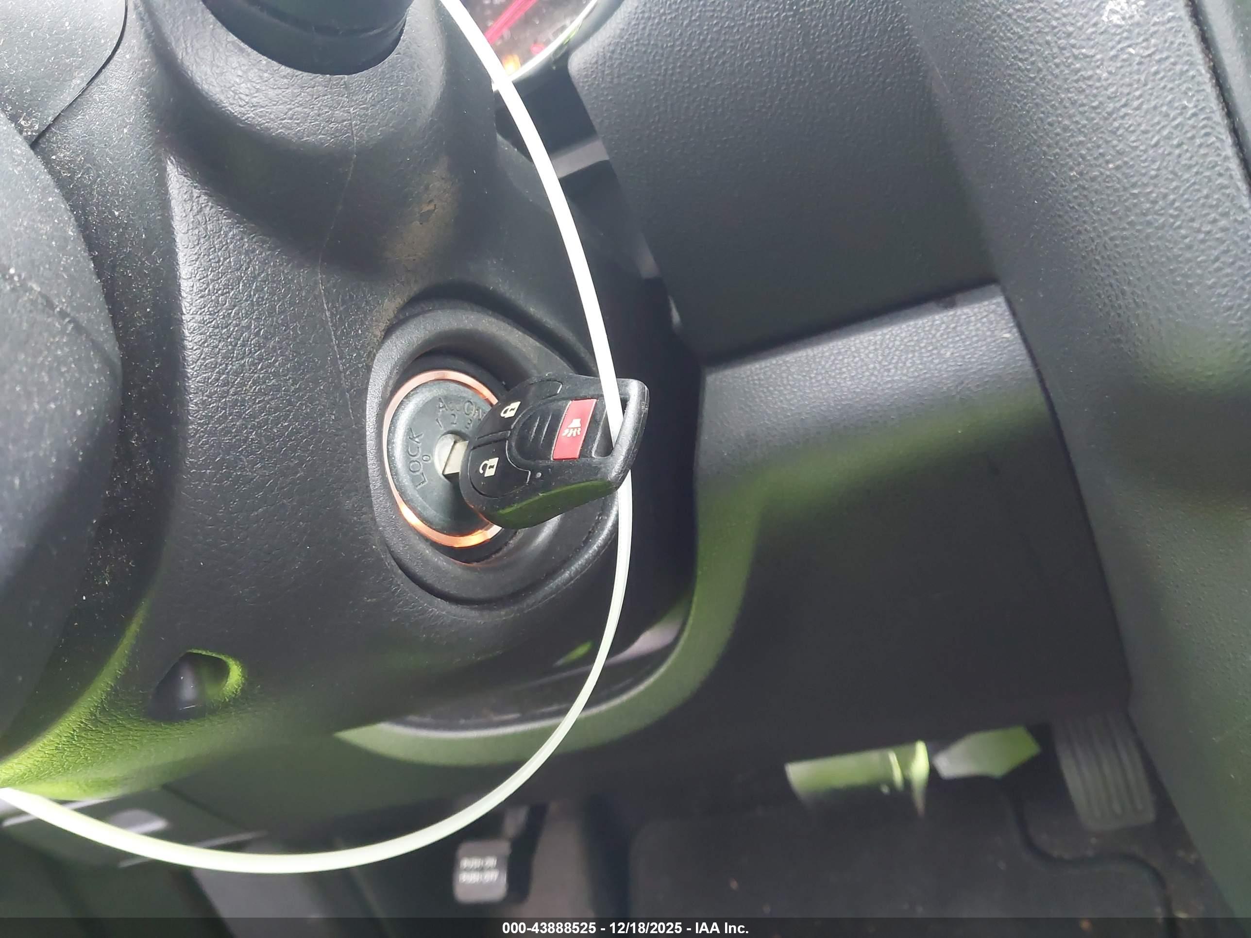 NISSAN ROGUE image 11