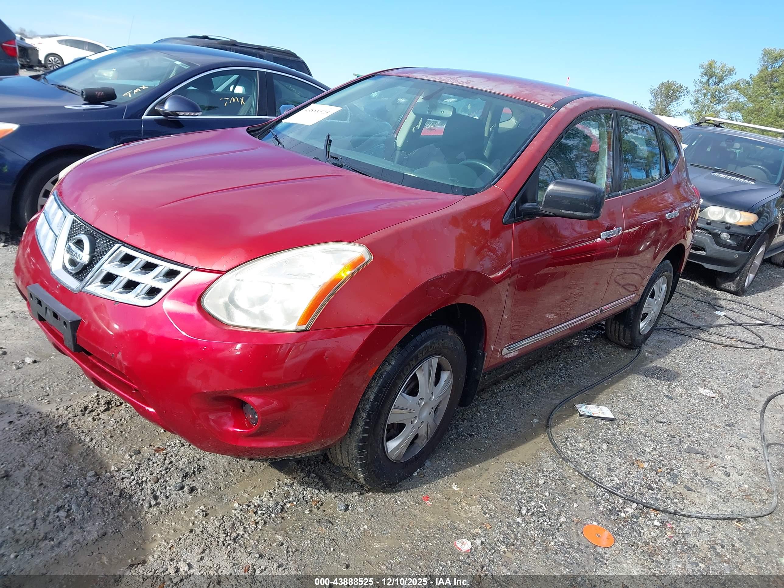 NISSAN ROGUE image 2