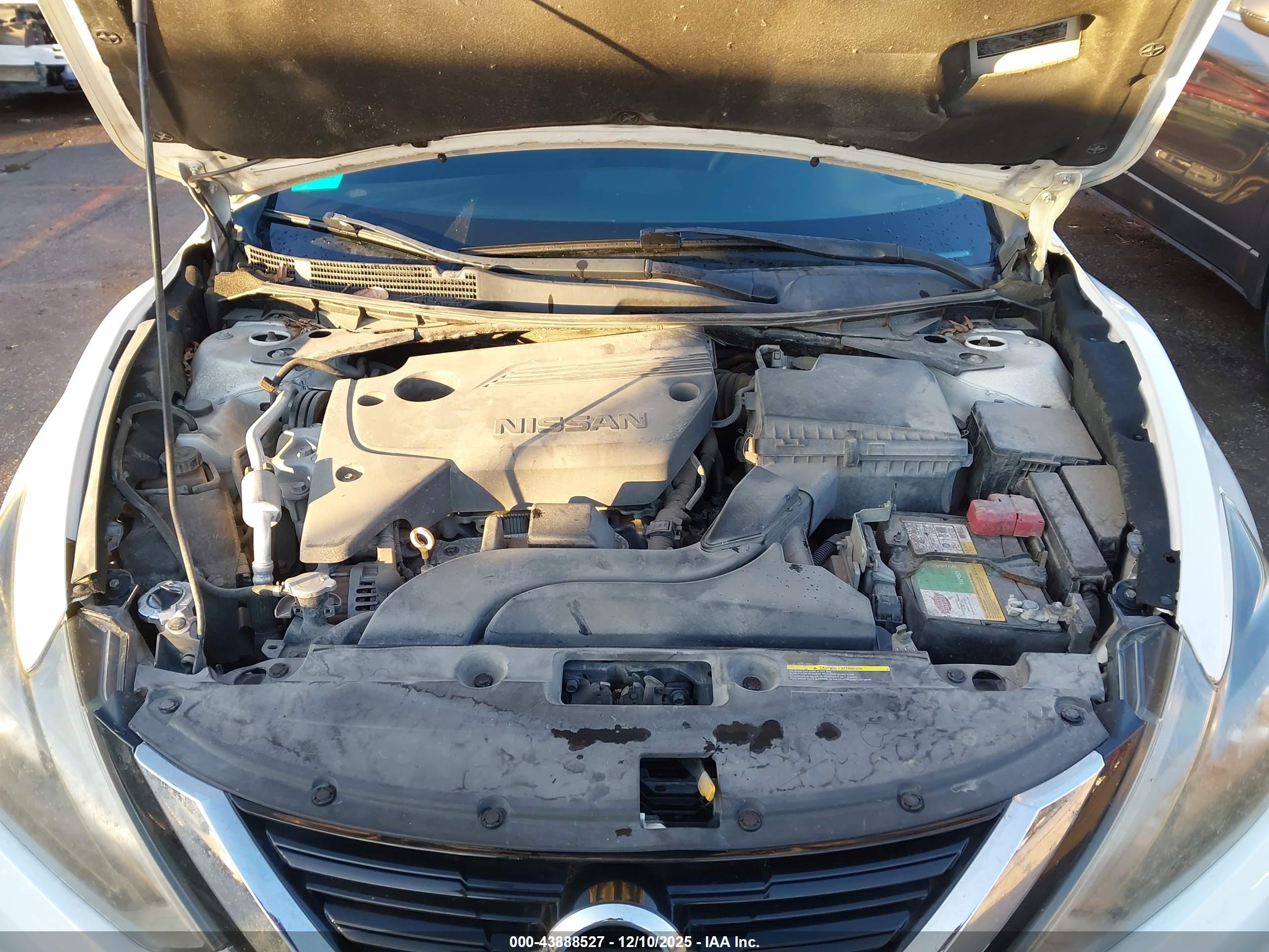 NISSAN ALTIMA image 10