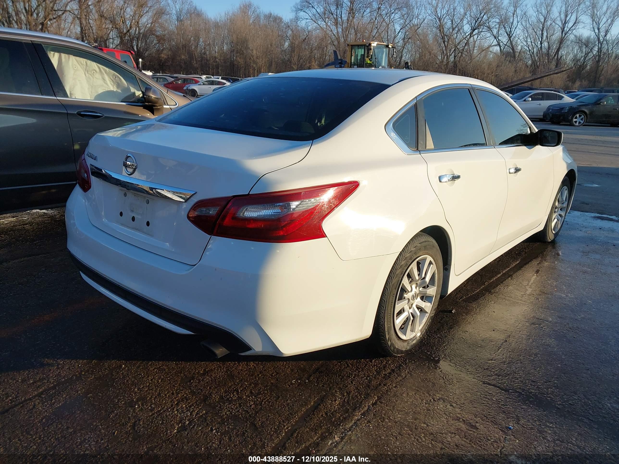 NISSAN ALTIMA image 4