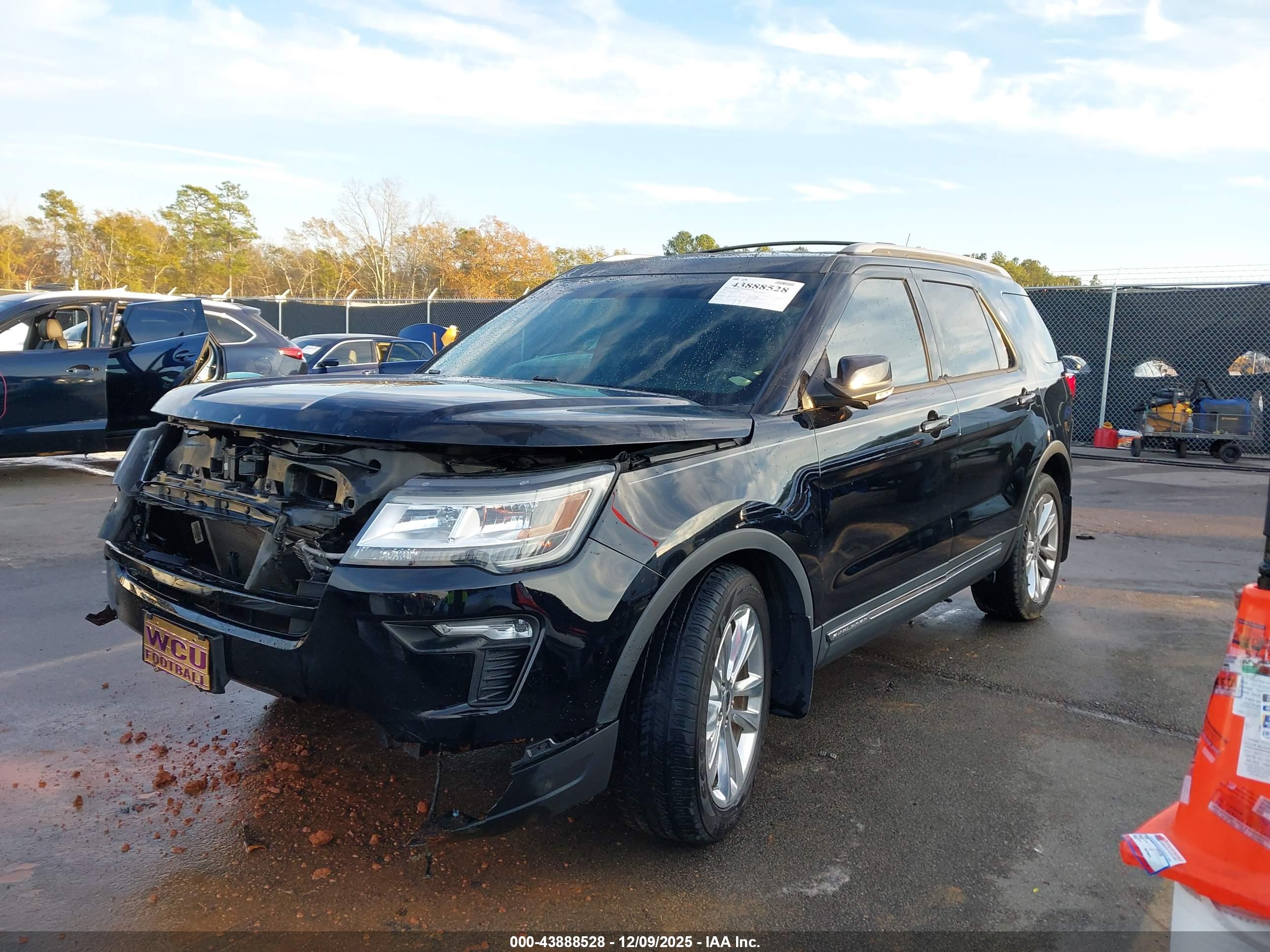 FORD EXPLORER image 2