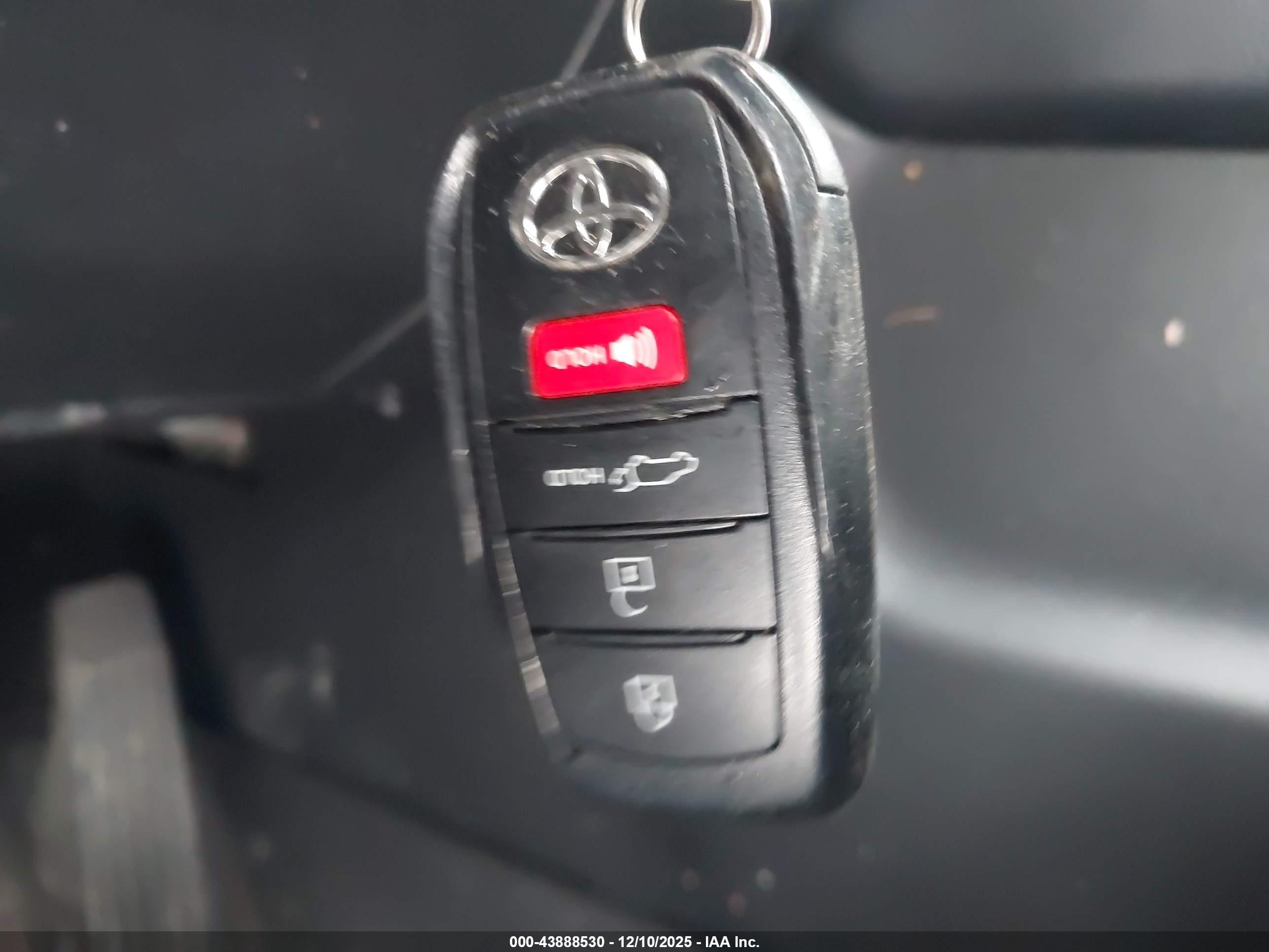 TOYOTA GRAND image 11