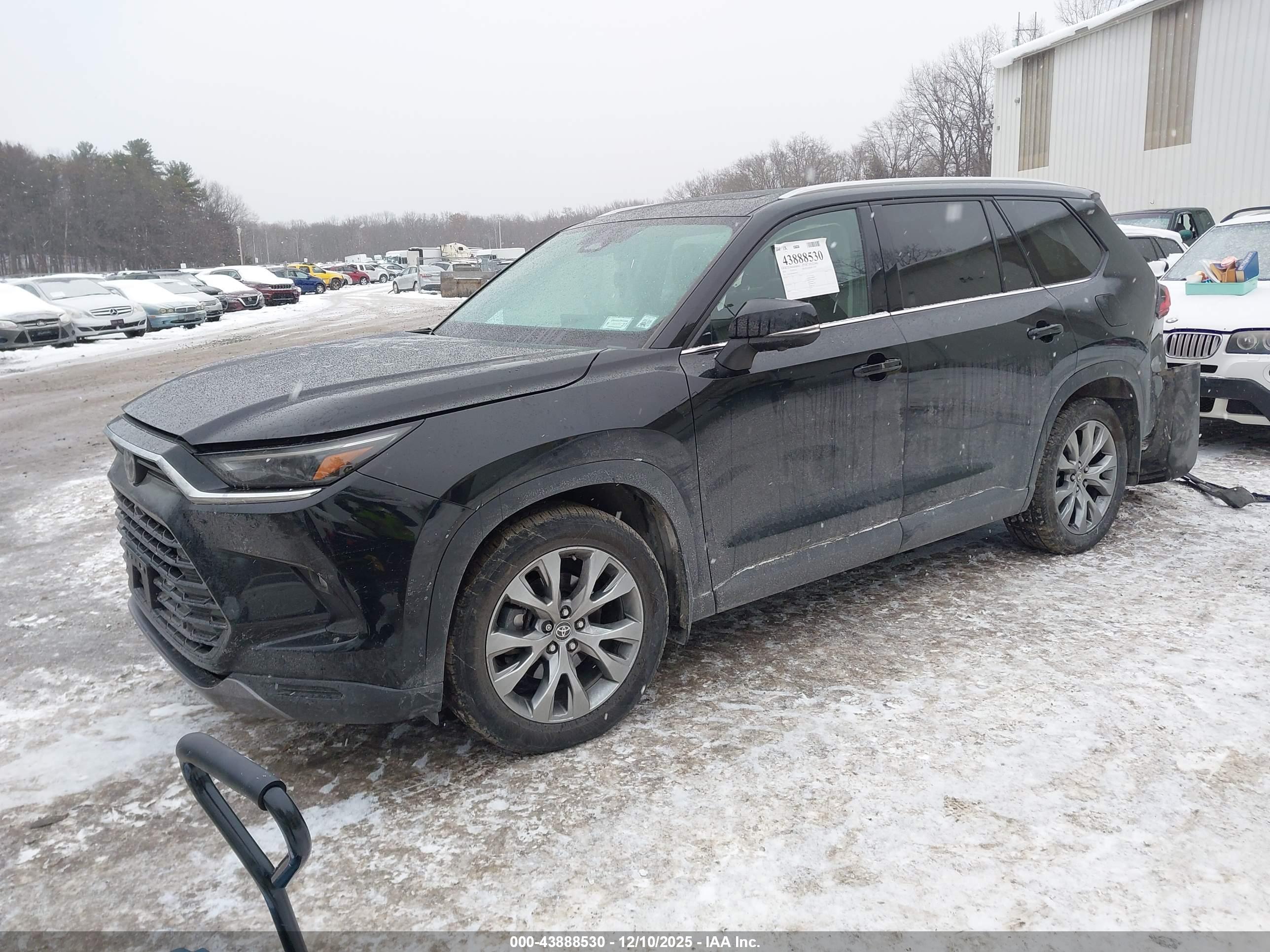 TOYOTA GRAND image 2