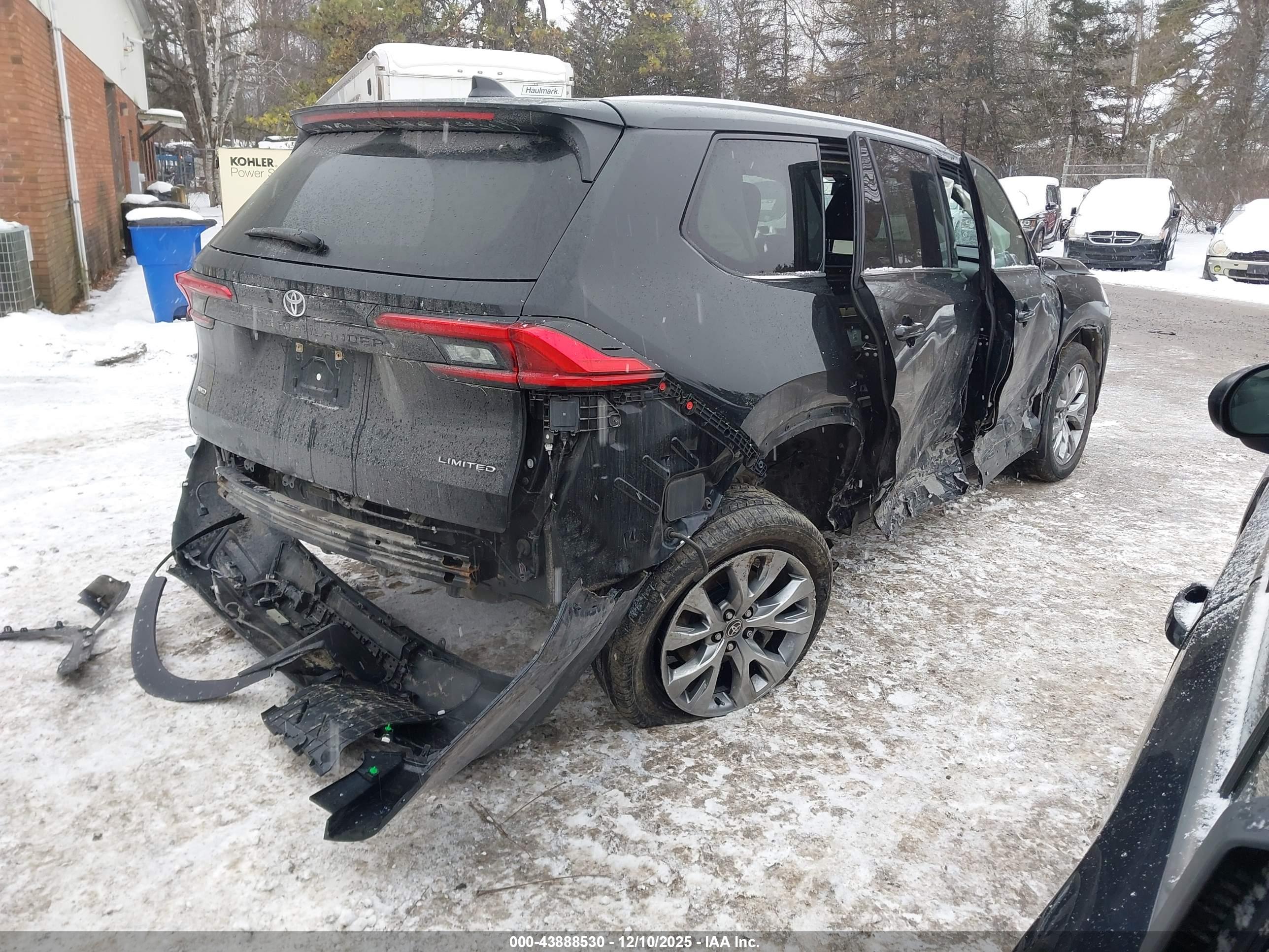TOYOTA GRAND image 4