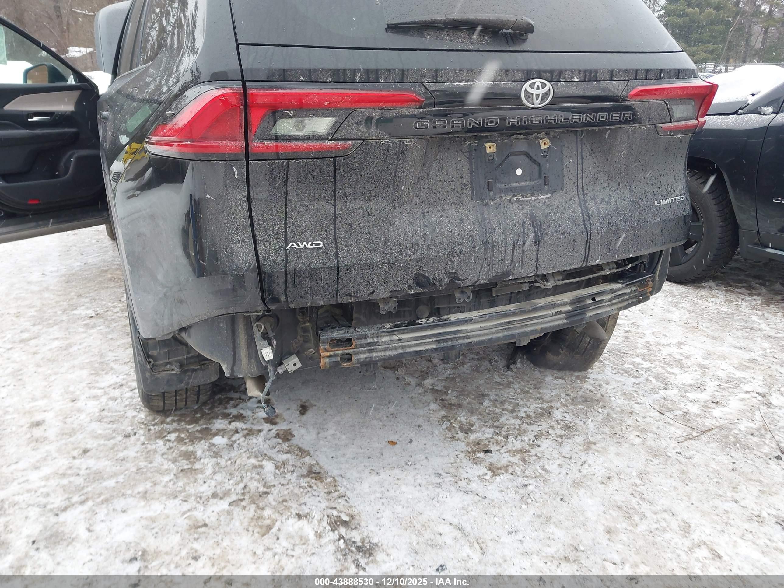 TOYOTA GRAND image 6