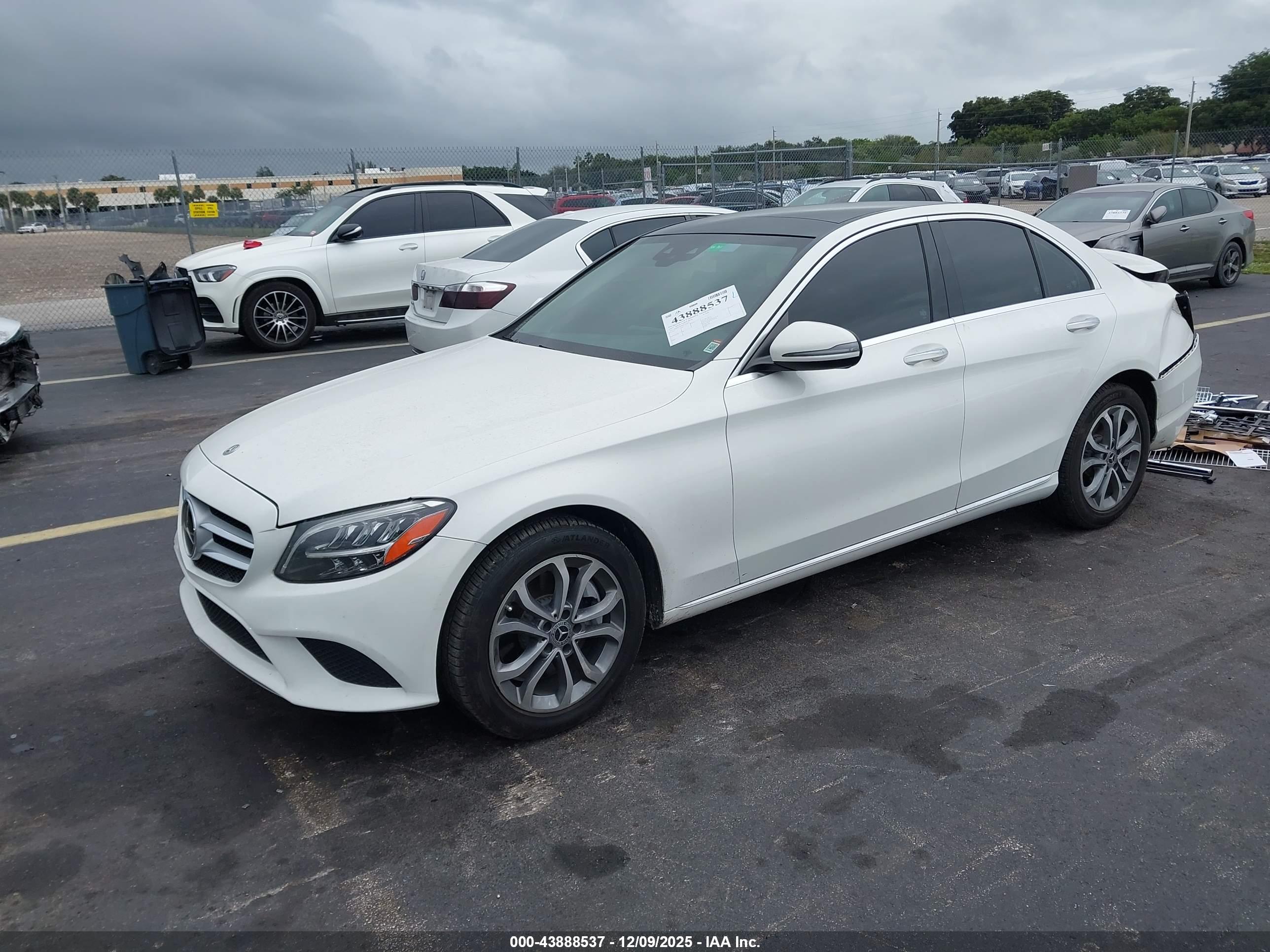 MERCEDES-BENZ C image 2