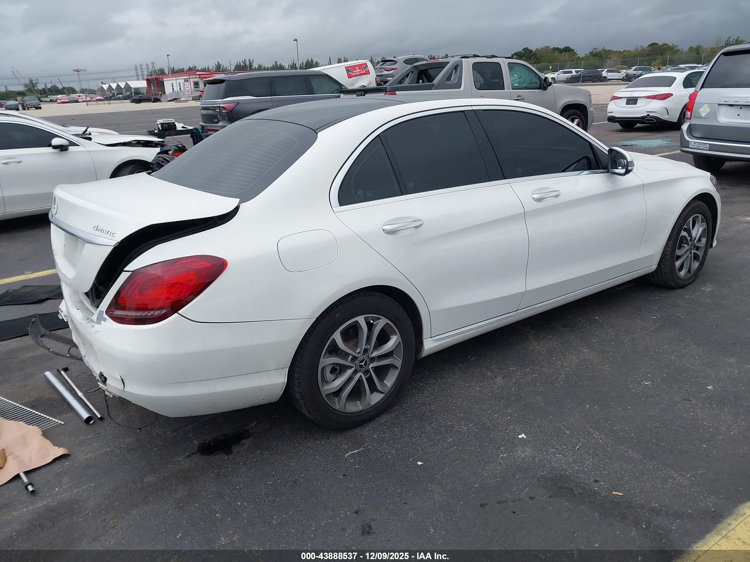 MERCEDES-BENZ C image 4