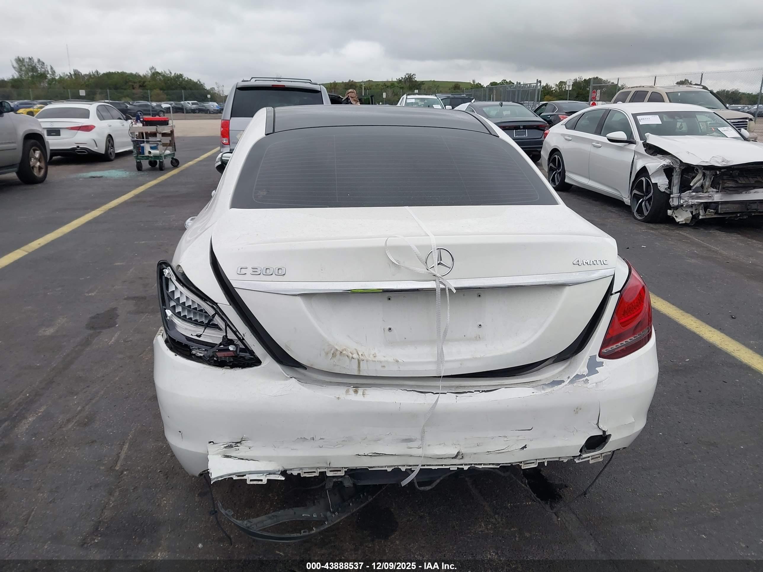MERCEDES-BENZ C image 6