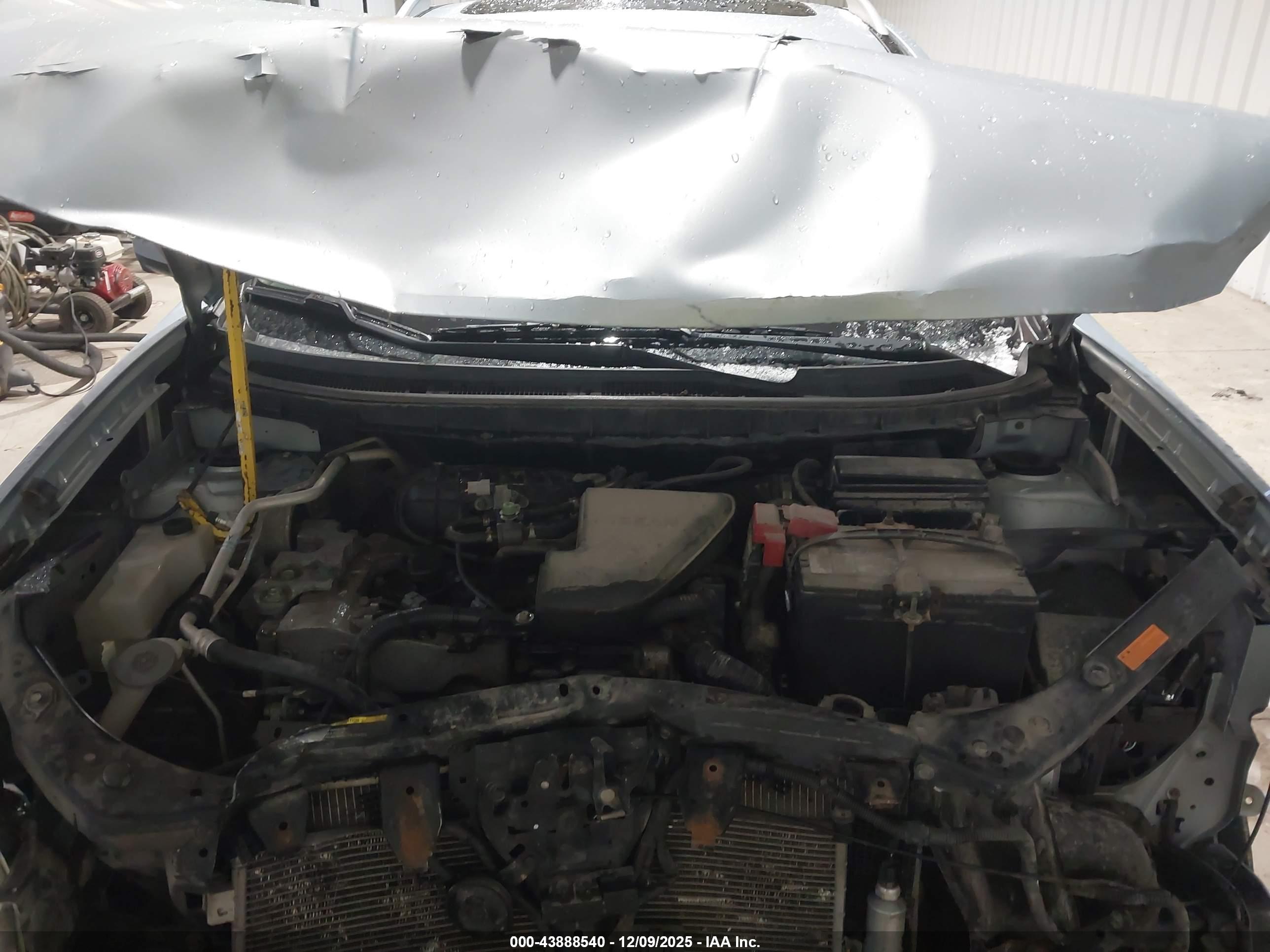 NISSAN ROGUE image 10