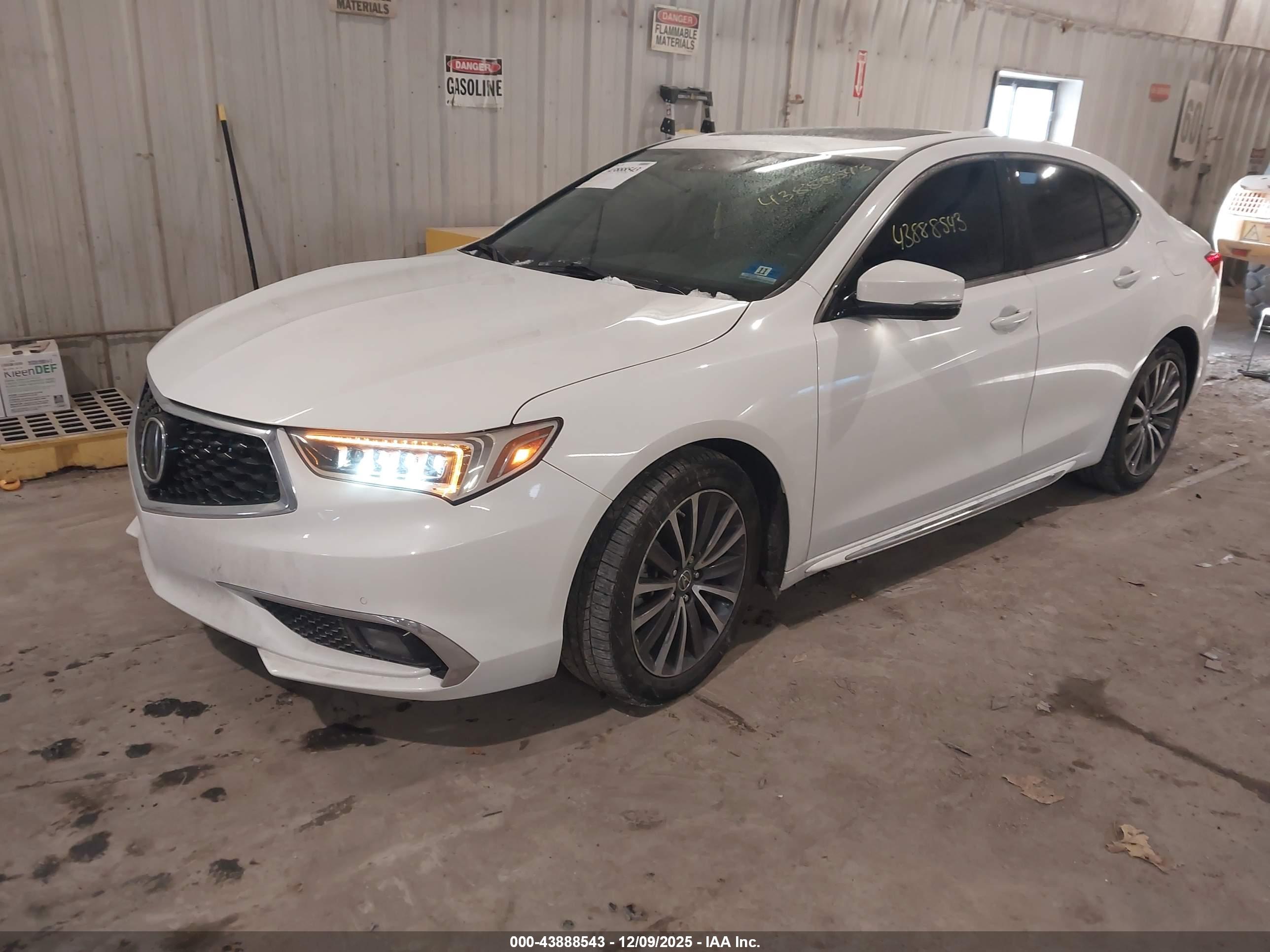 ACURA TLX image 2