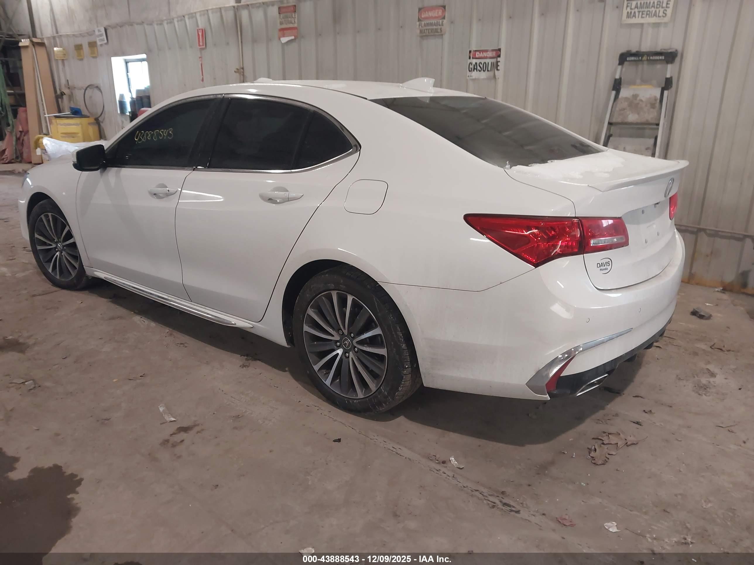 ACURA TLX image 3