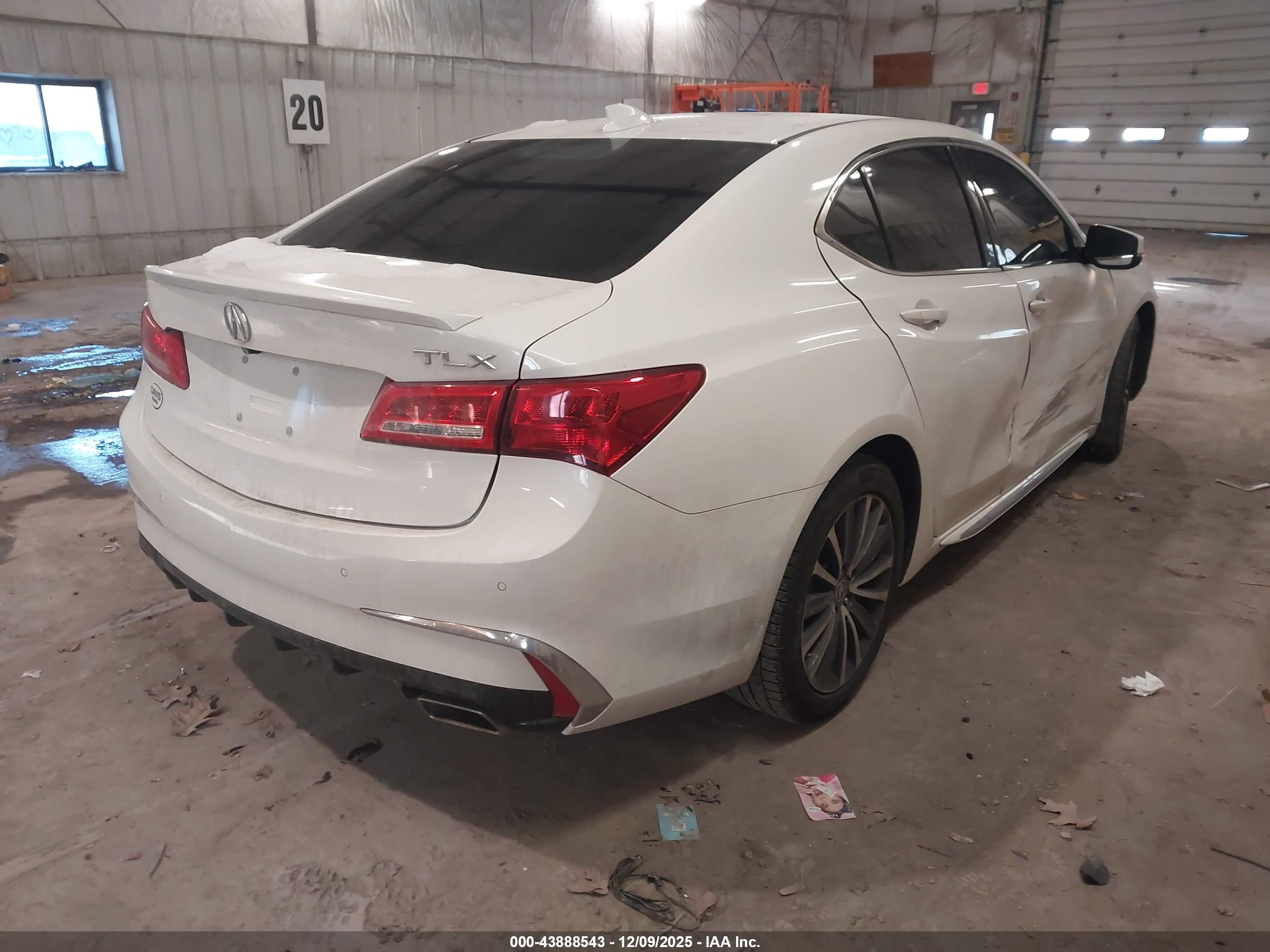 ACURA TLX image 4