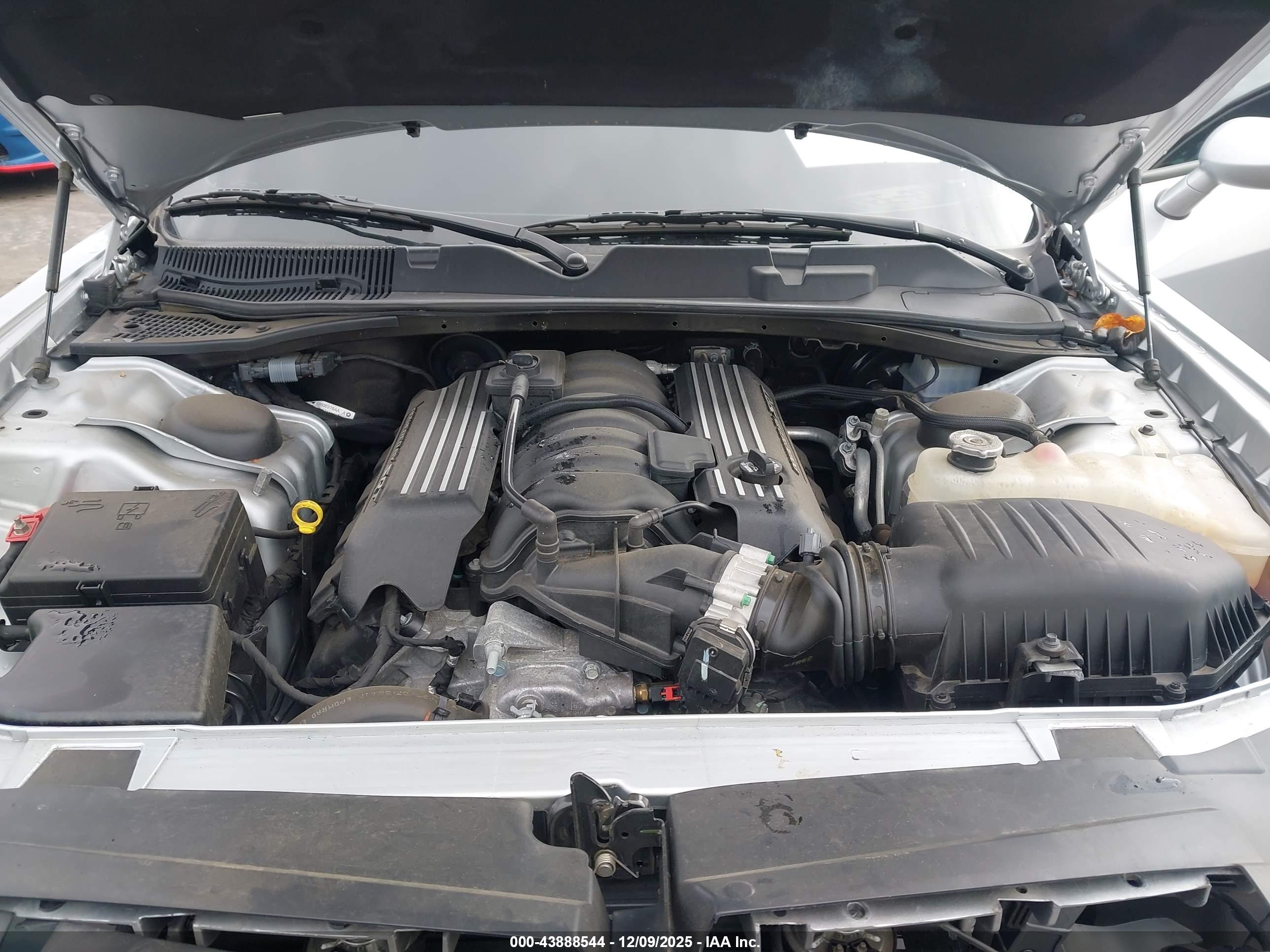 DODGE CHALLENGER image 10