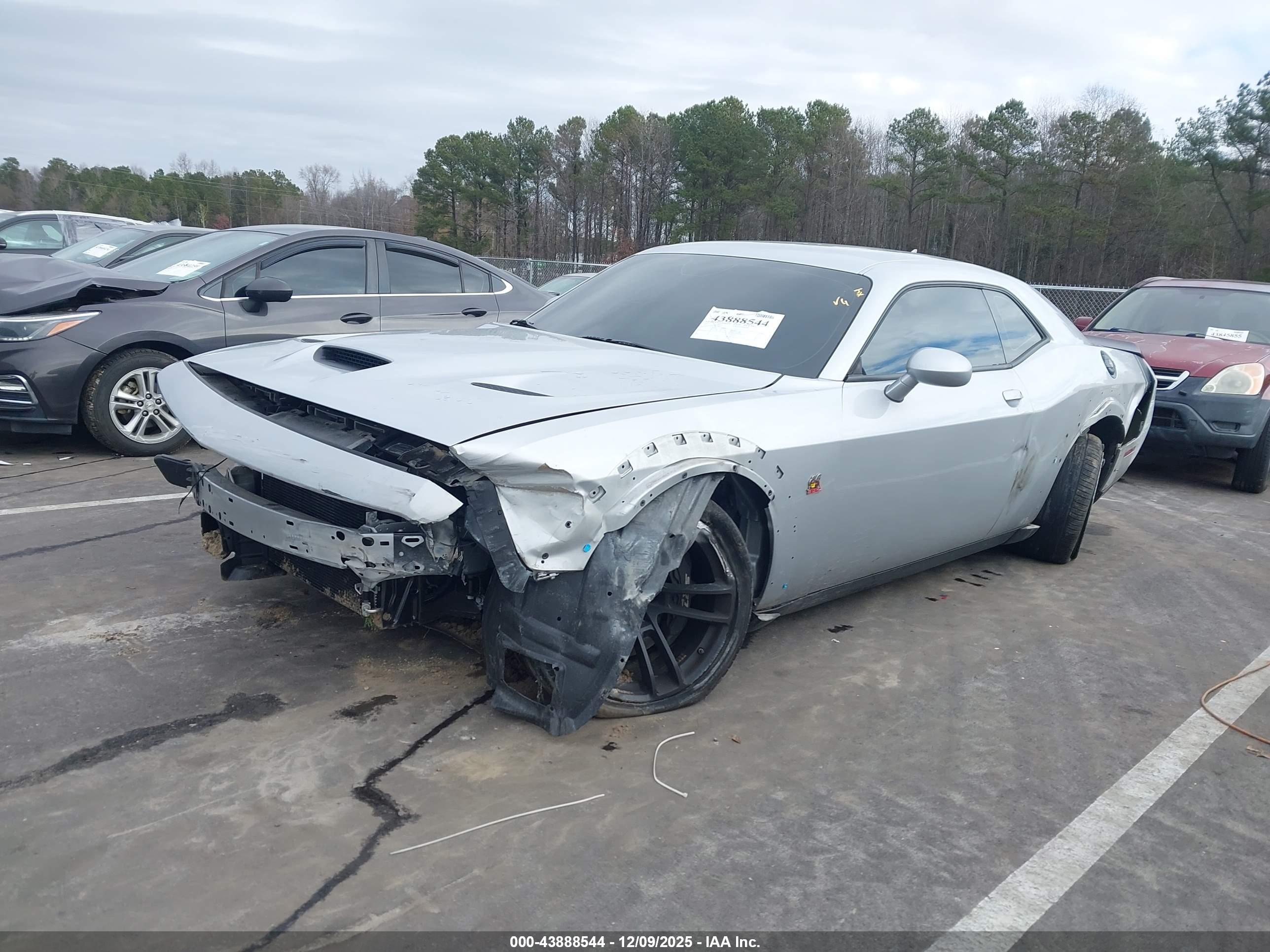 DODGE CHALLENGER image 2