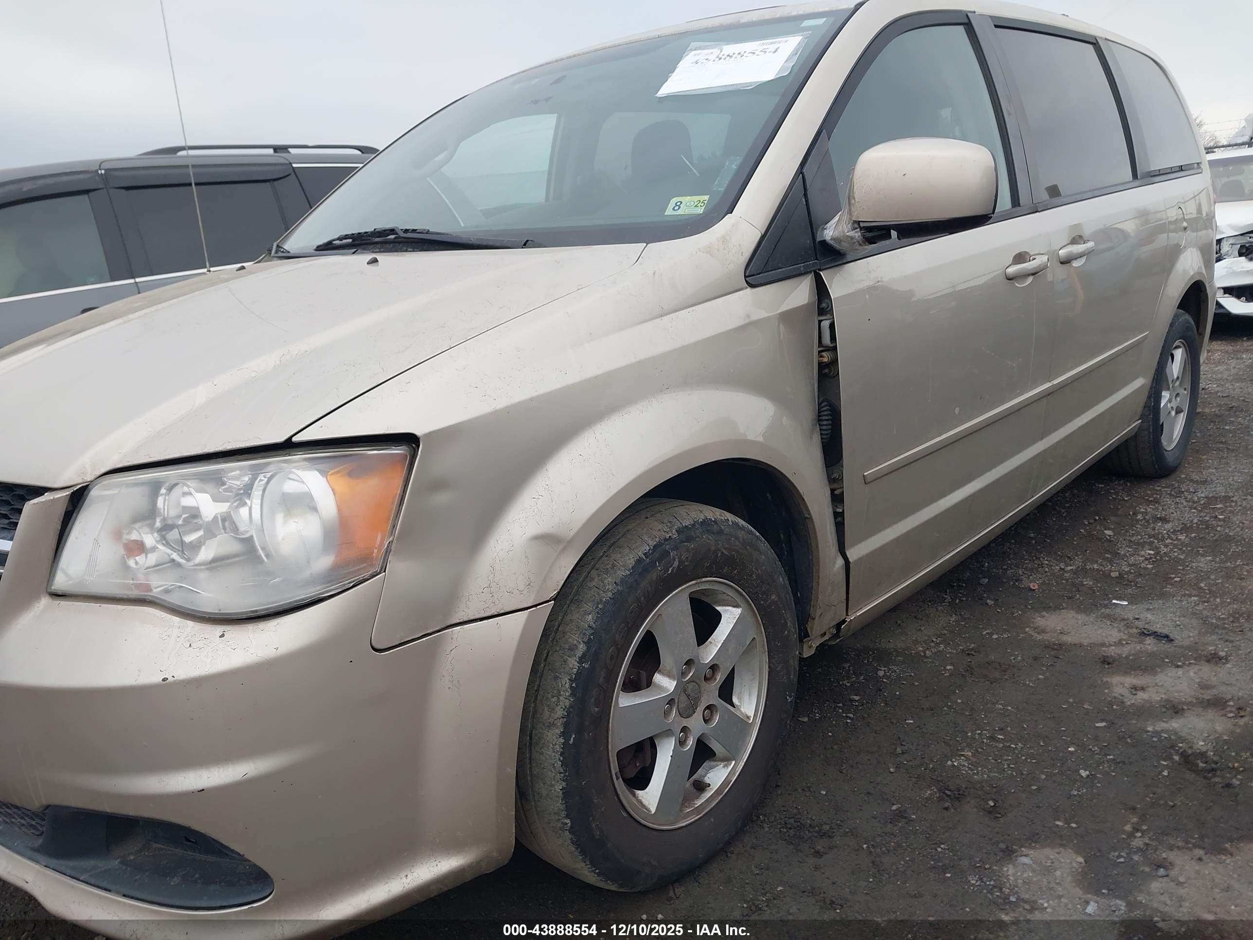 DODGE GRAND image 6