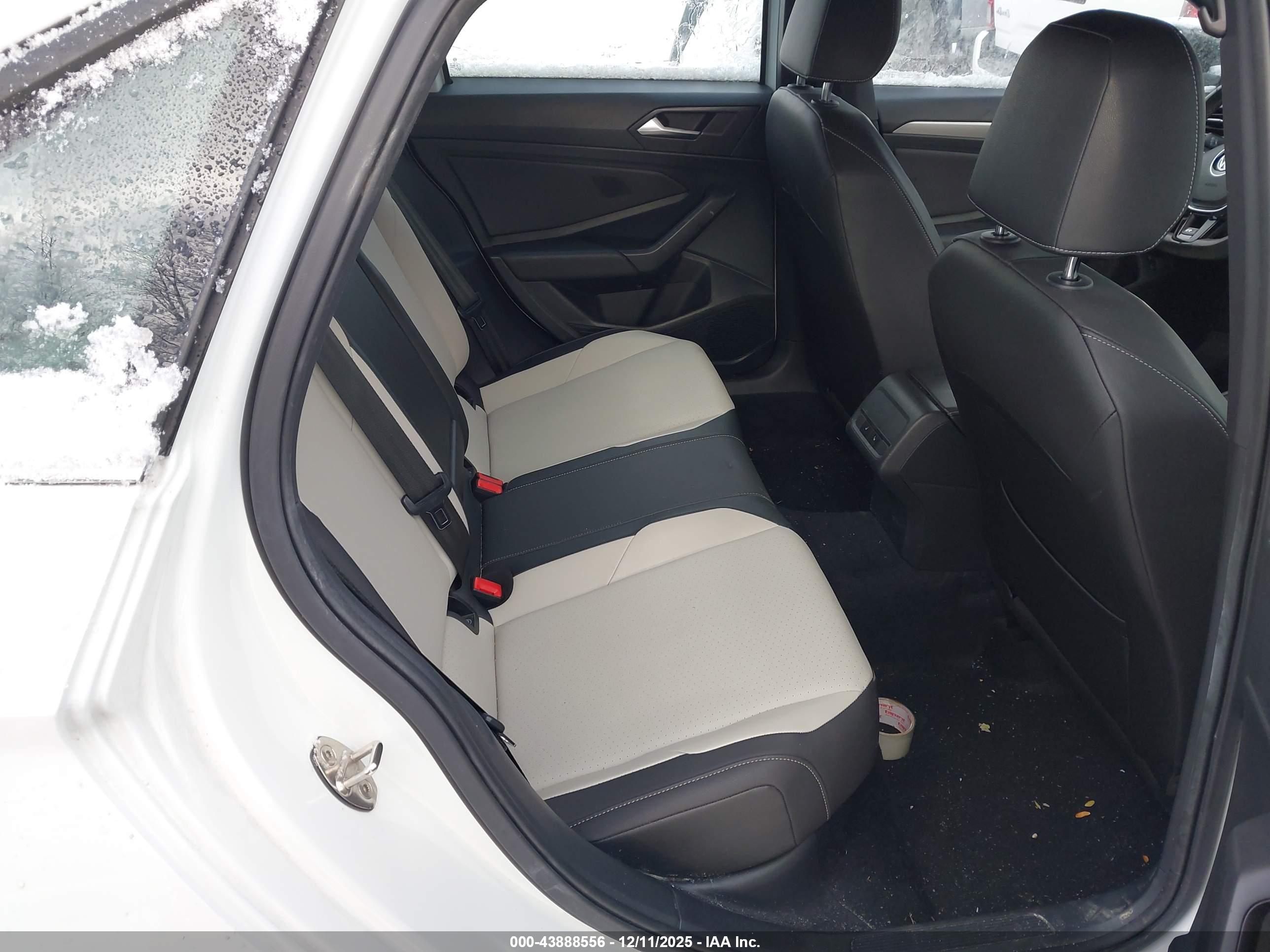 VOLKSWAGEN JETTA image 8