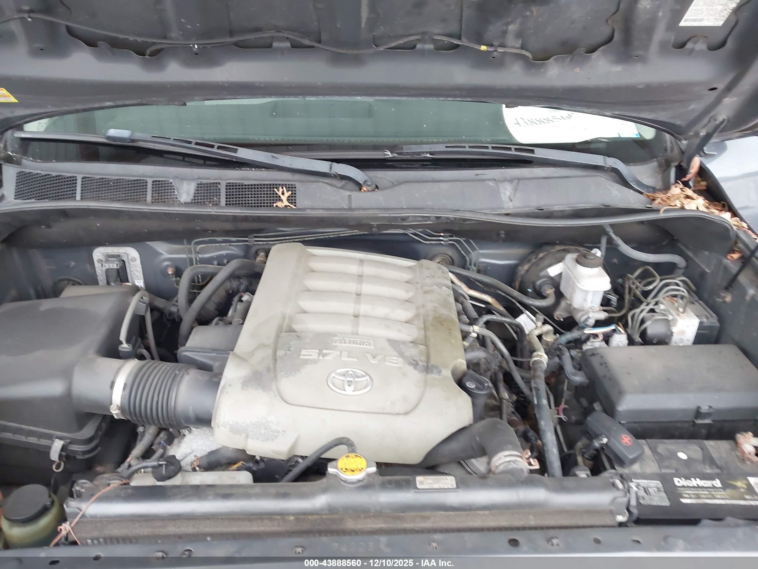 TOYOTA TUNDRA image 10