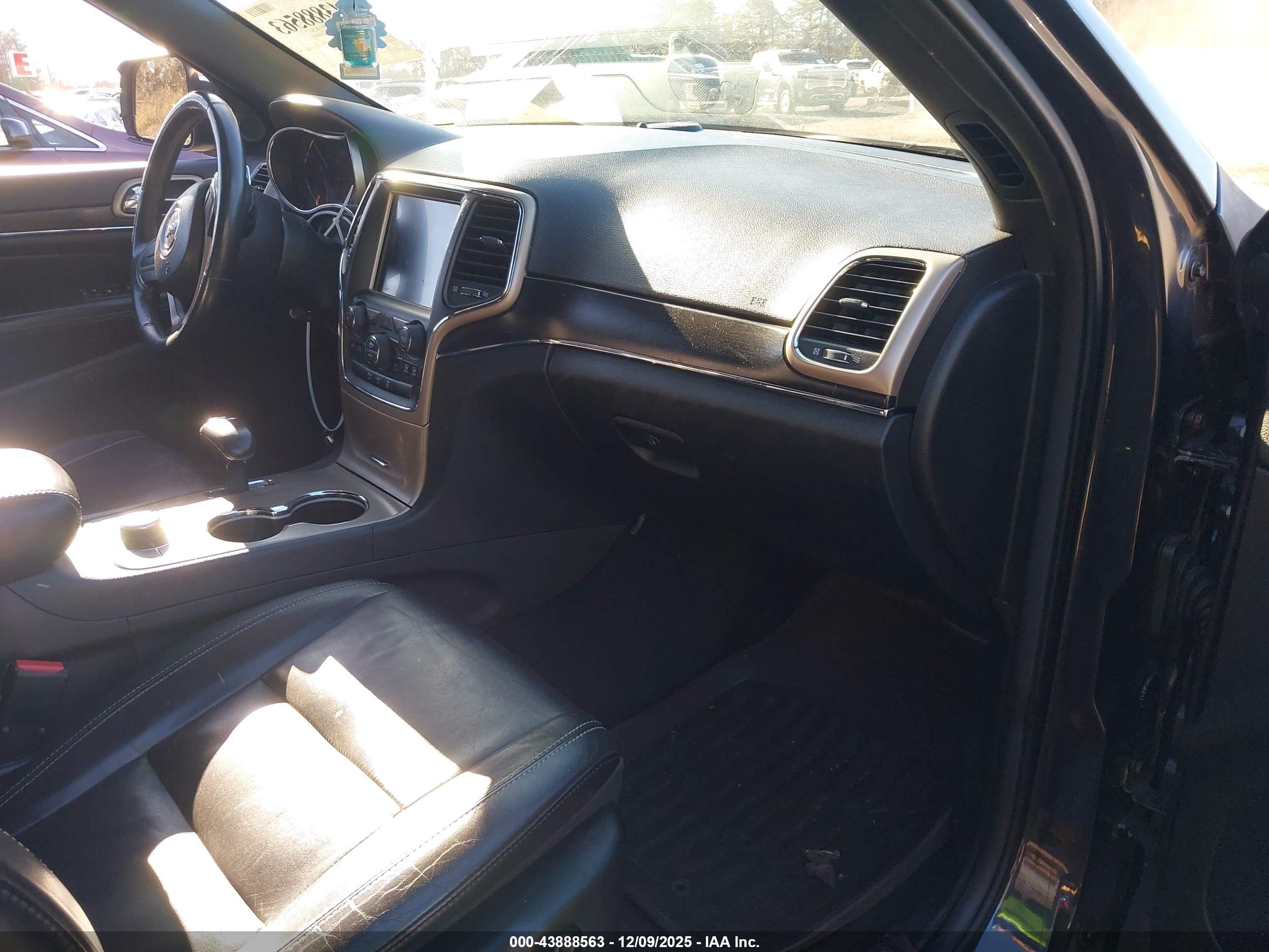 JEEP GRAND image 5