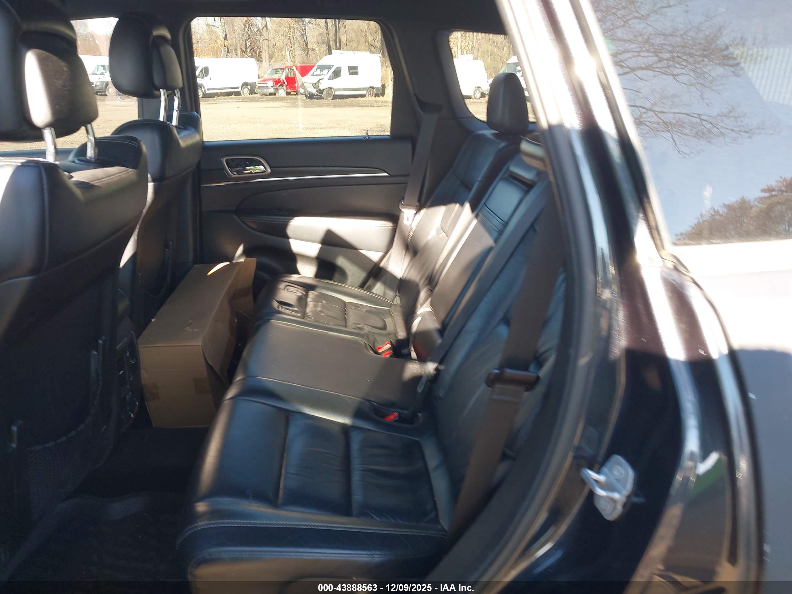 JEEP GRAND image 8