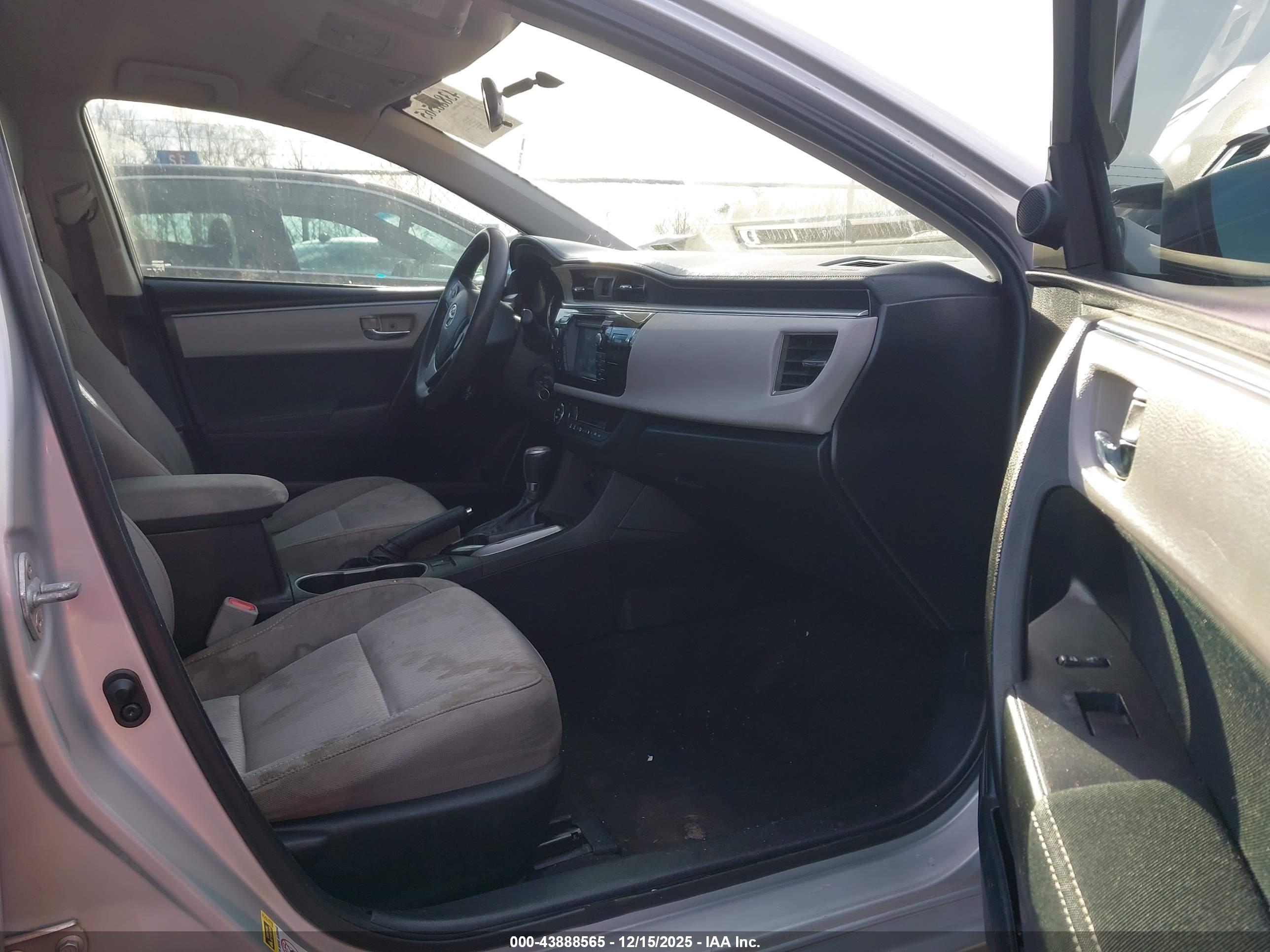 TOYOTA COROLLA image 5