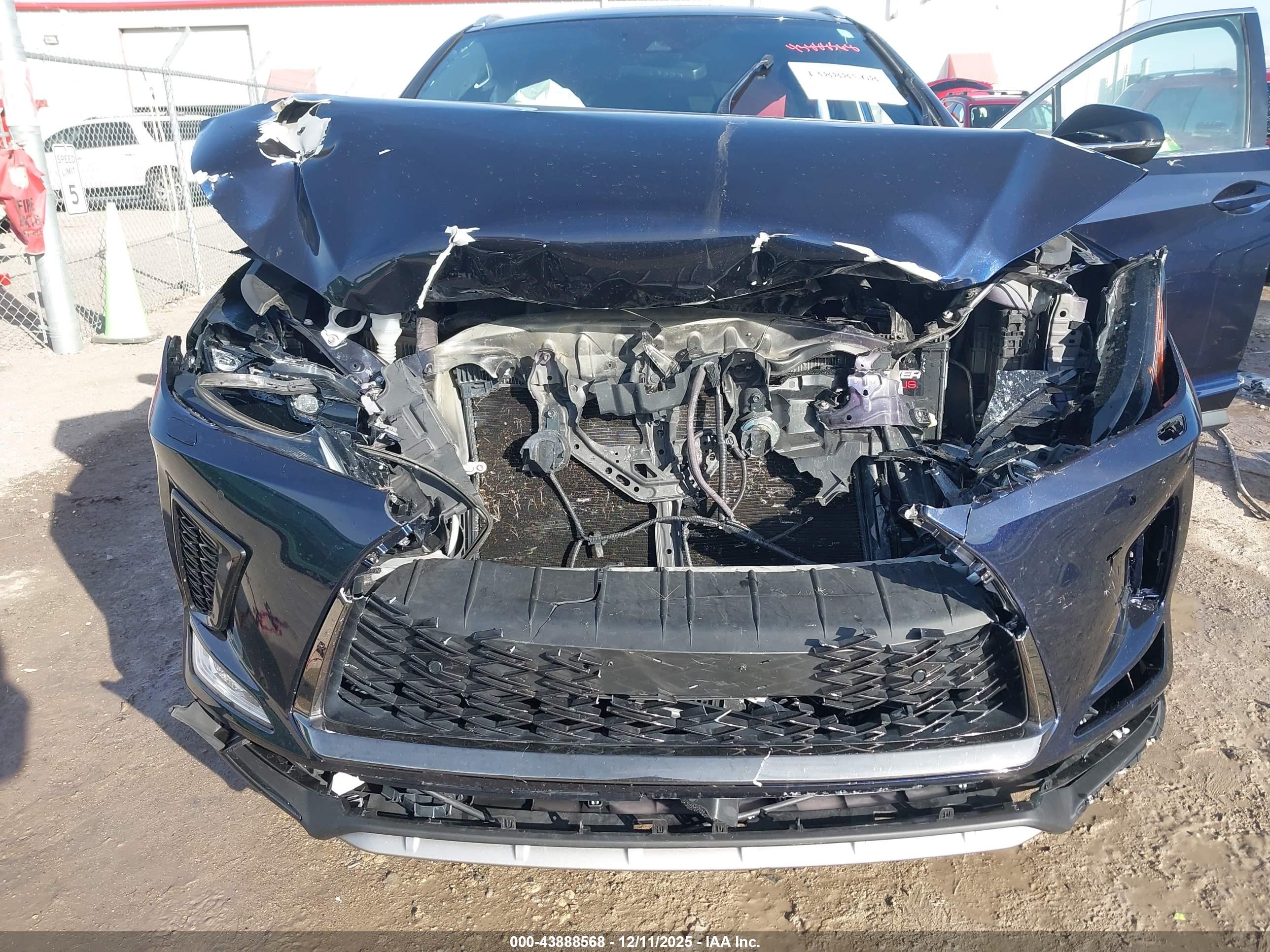 LEXUS RX image 6
