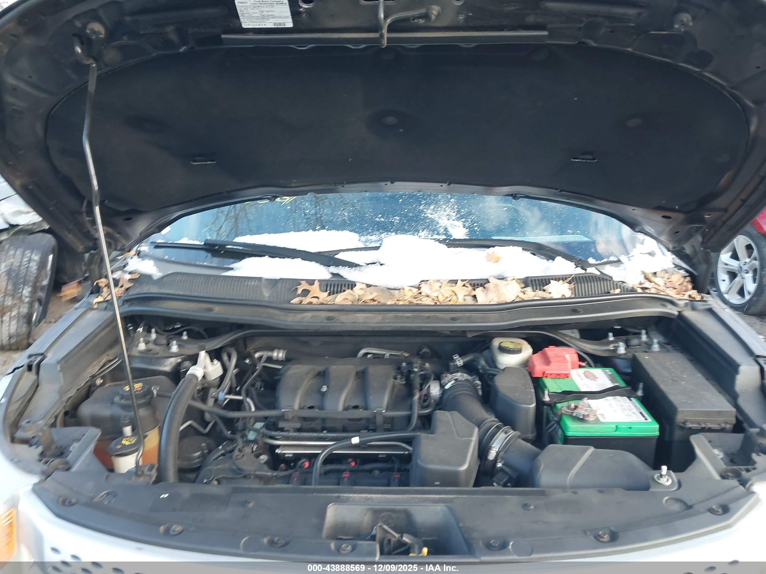 FORD EXPLORER image 10