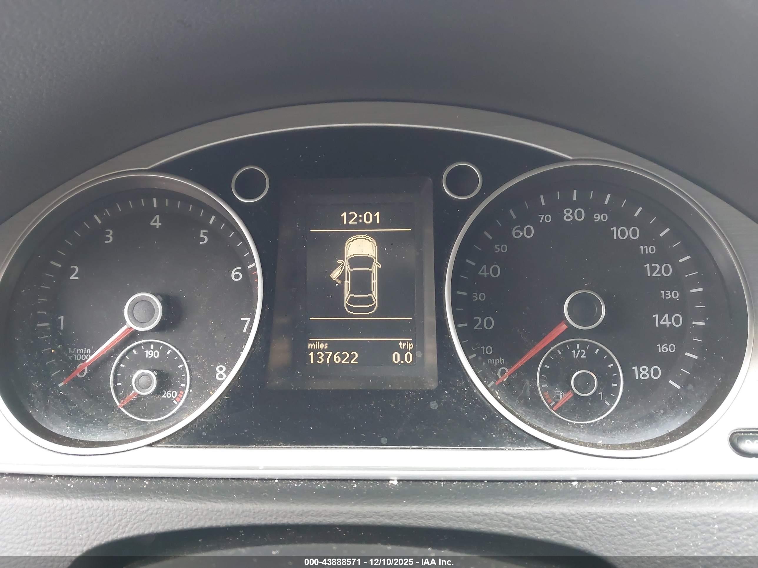 VOLKSWAGEN CC image 7