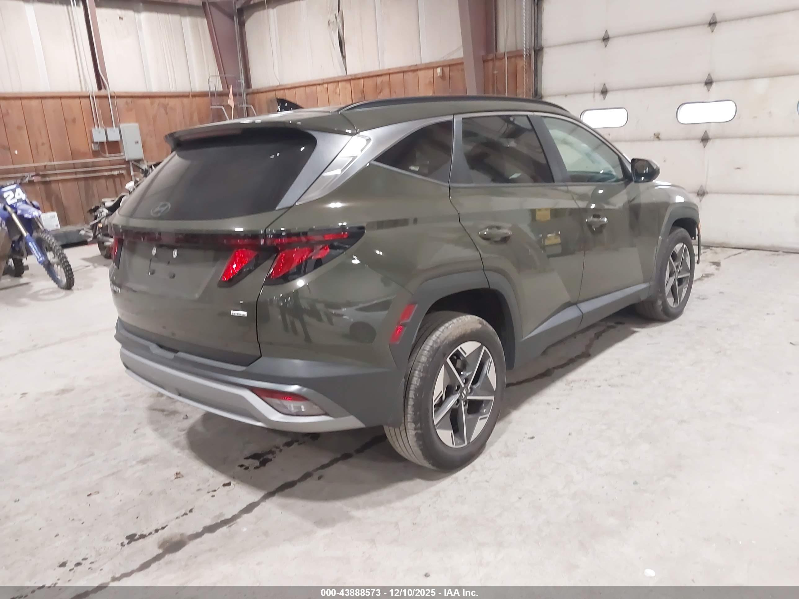 HYUNDAI TUCSON image 4