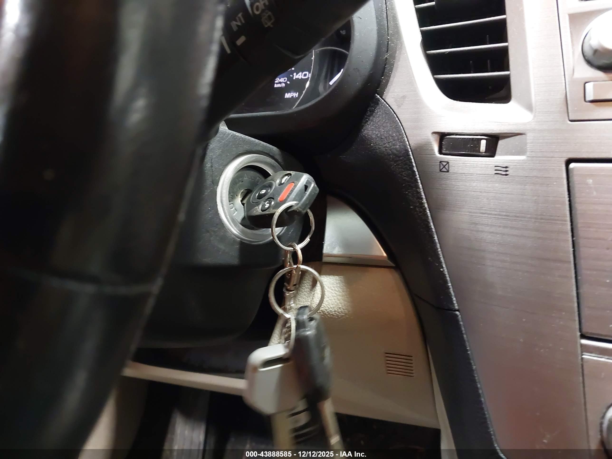 SUBARU OUTBACK image 11
