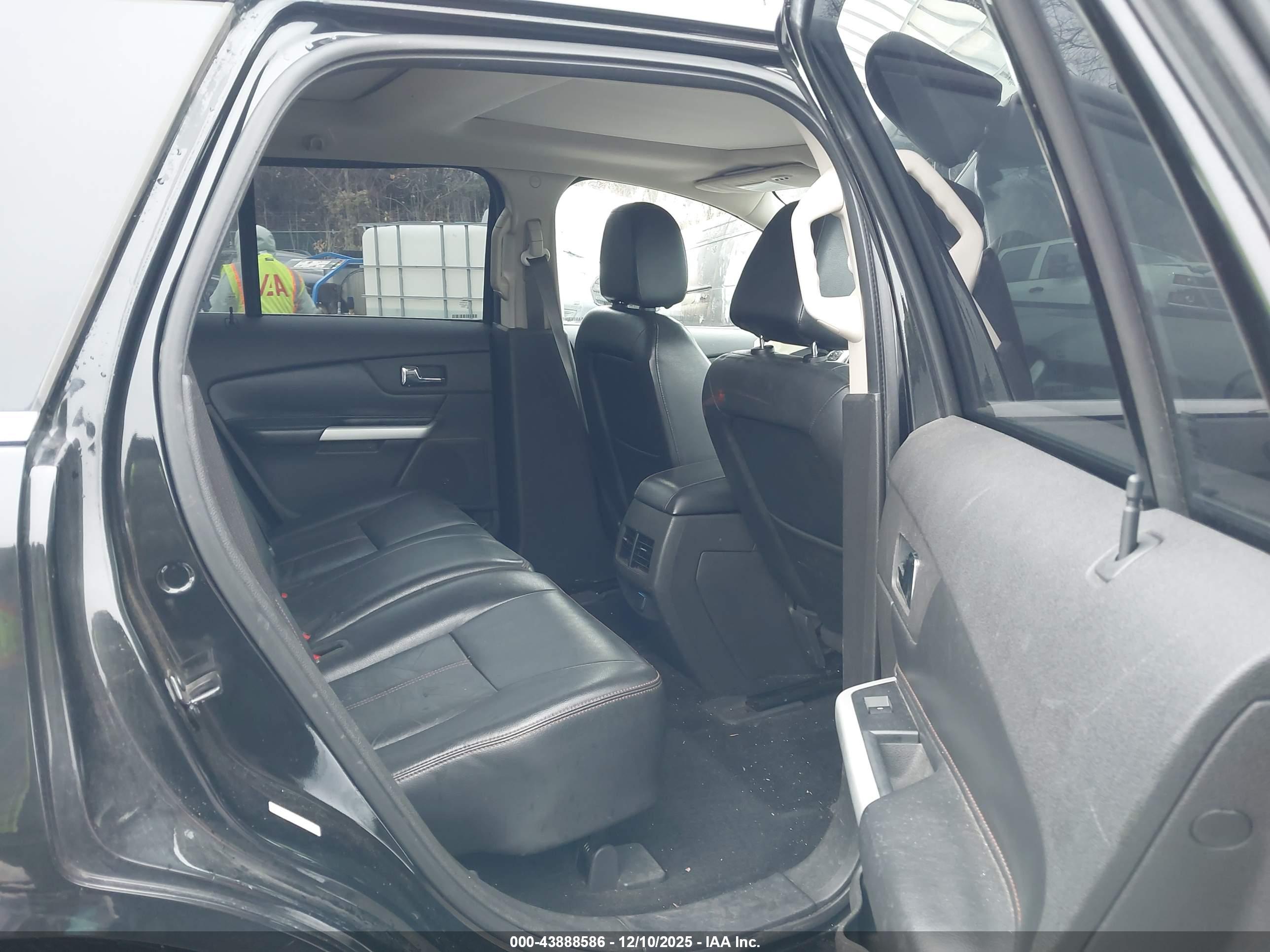 FORD EDGE image 8