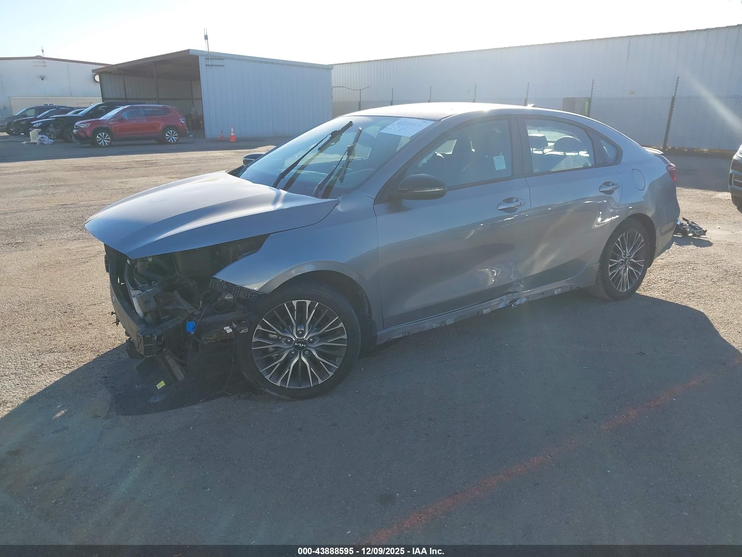 KIA FORTE image 2