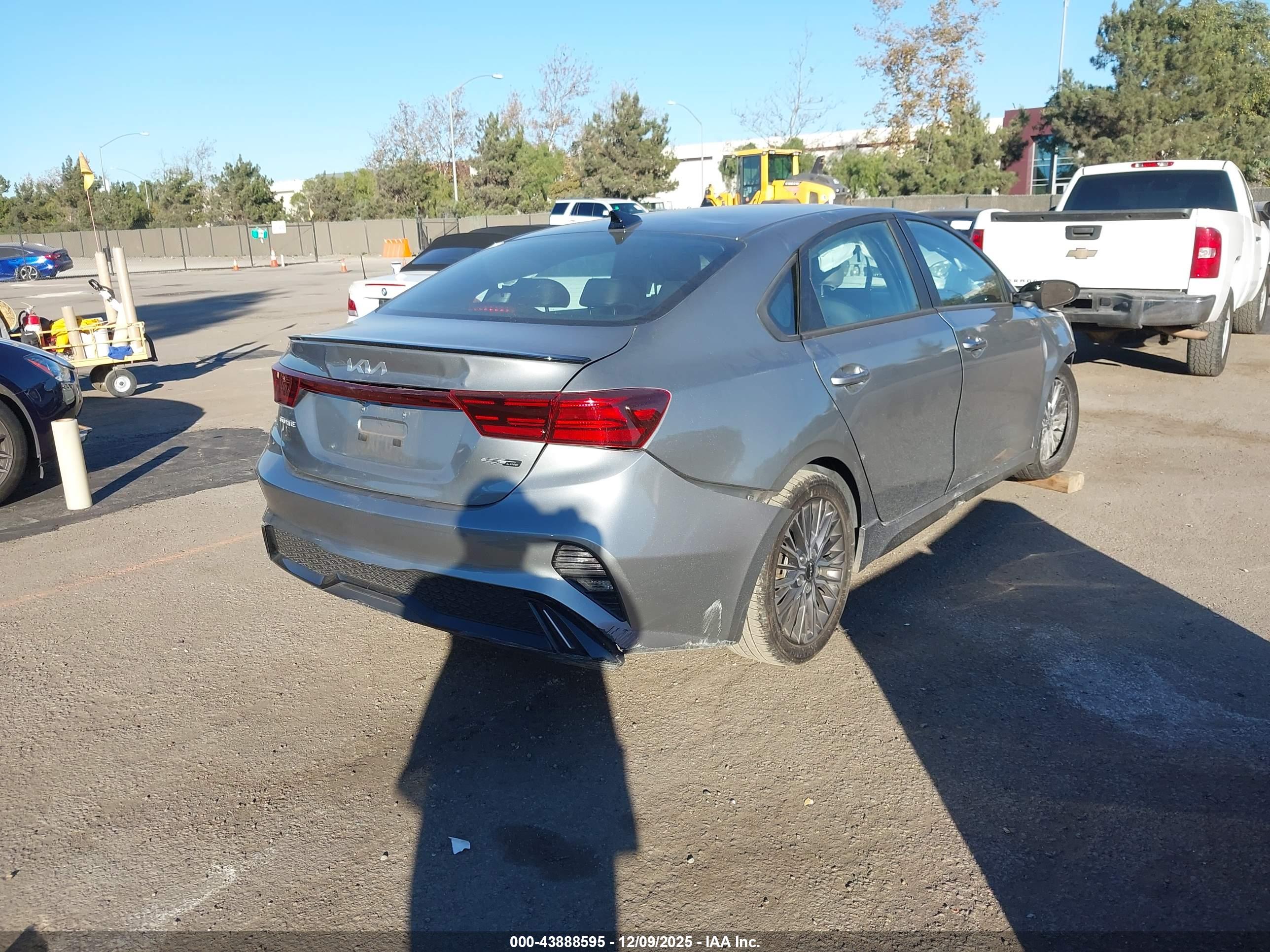 KIA FORTE image 4