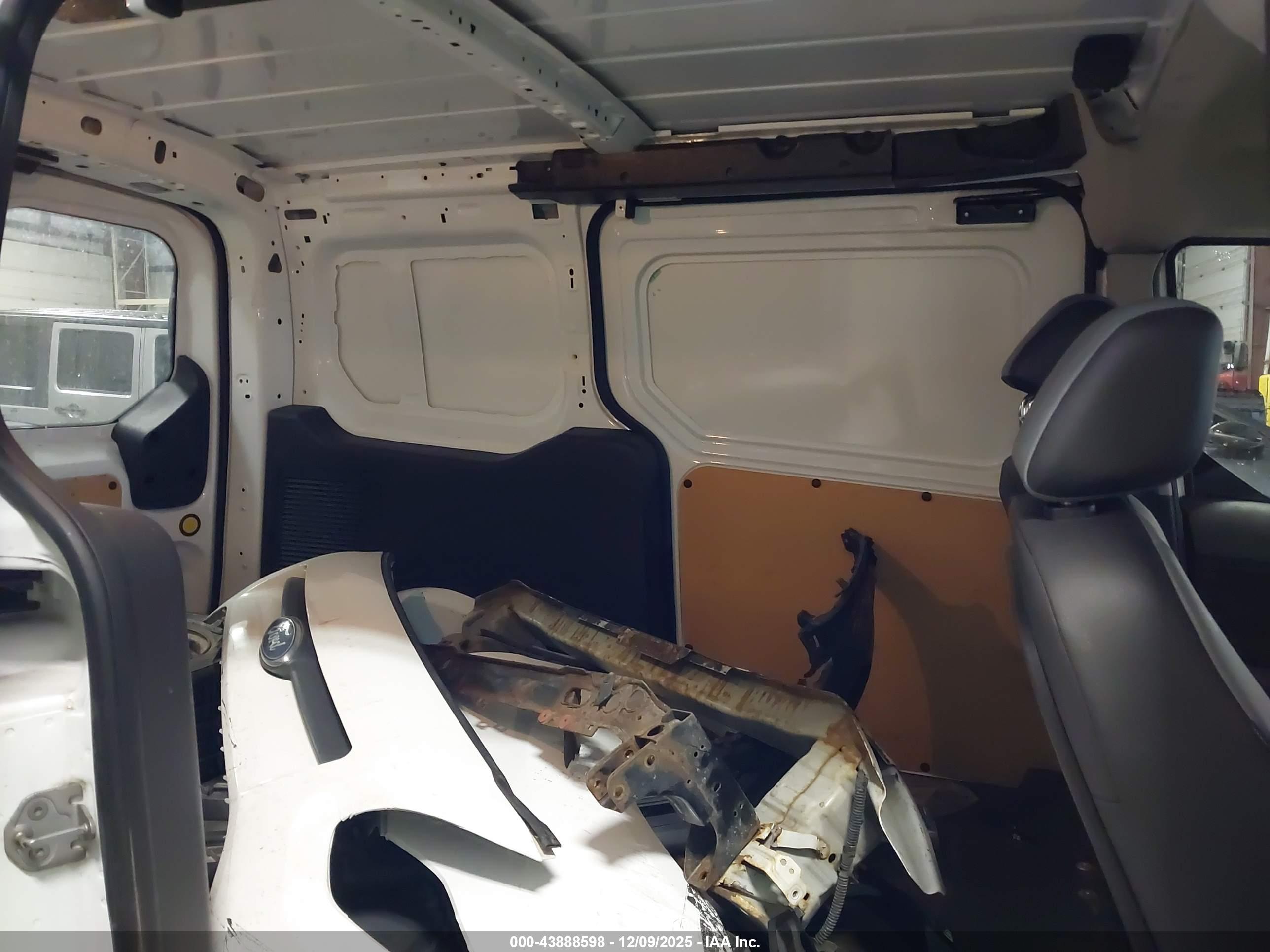 FORD TRANSIT image 8