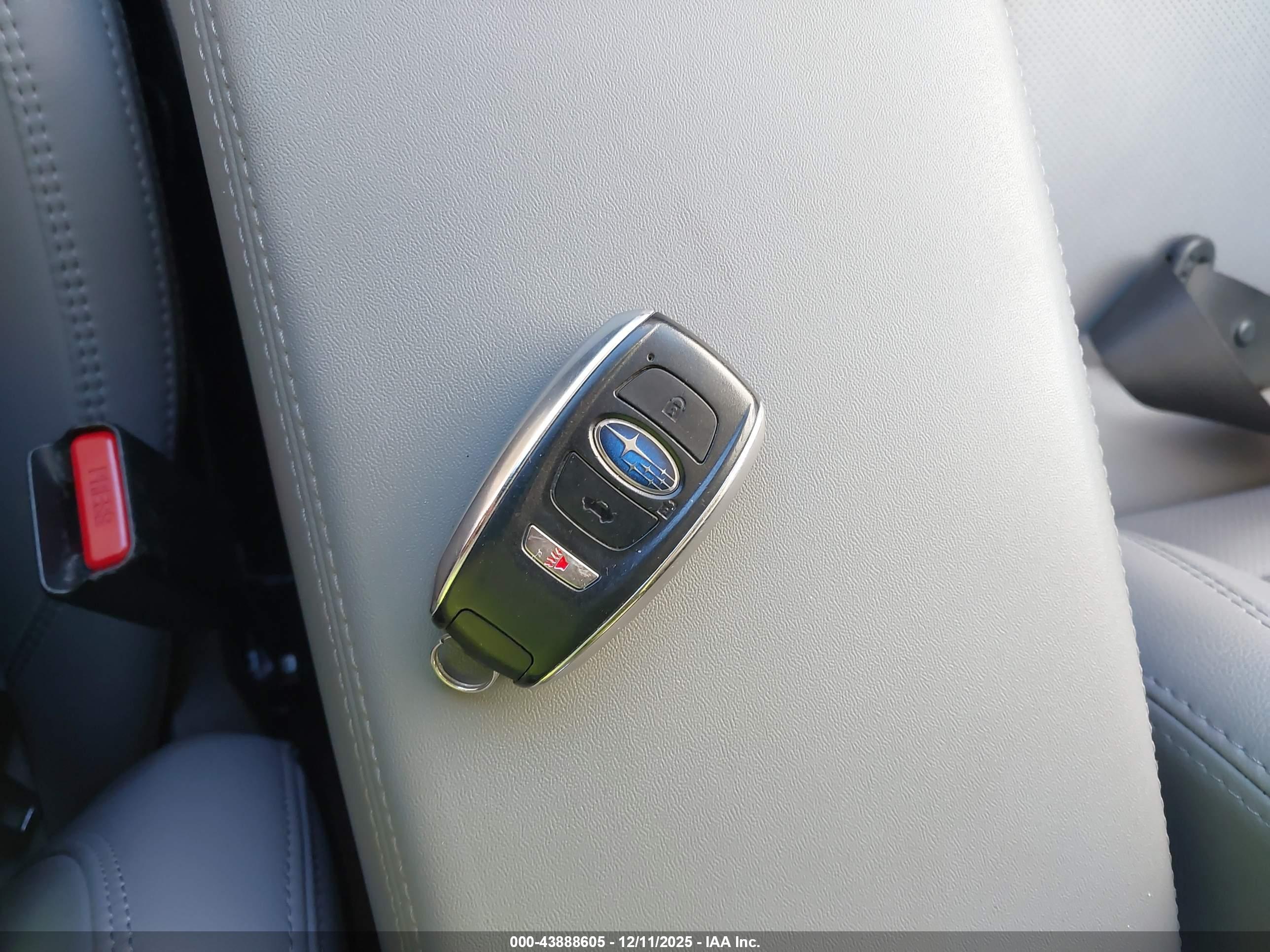 SUBARU OUTBACK image 11