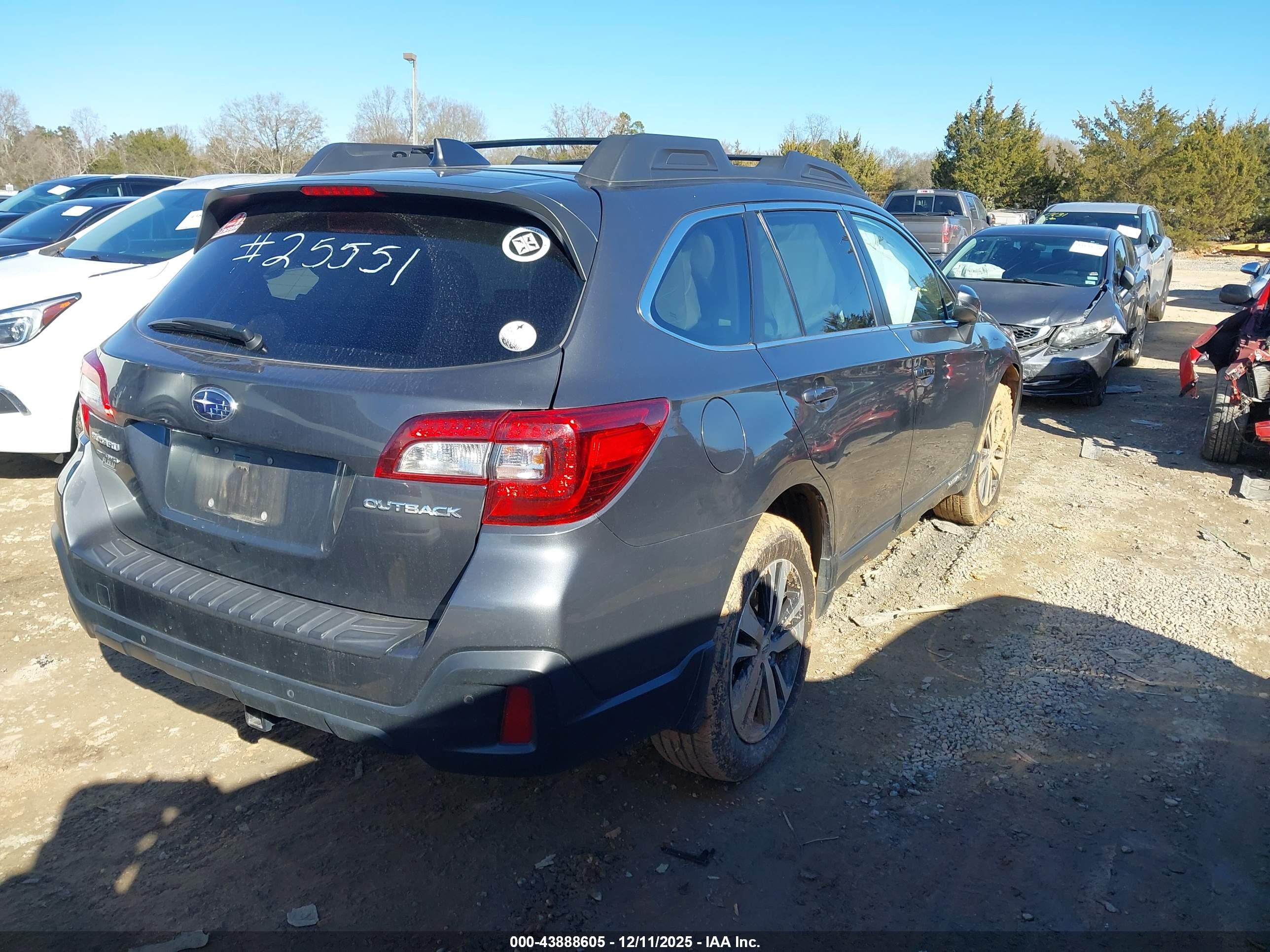 SUBARU OUTBACK image 4