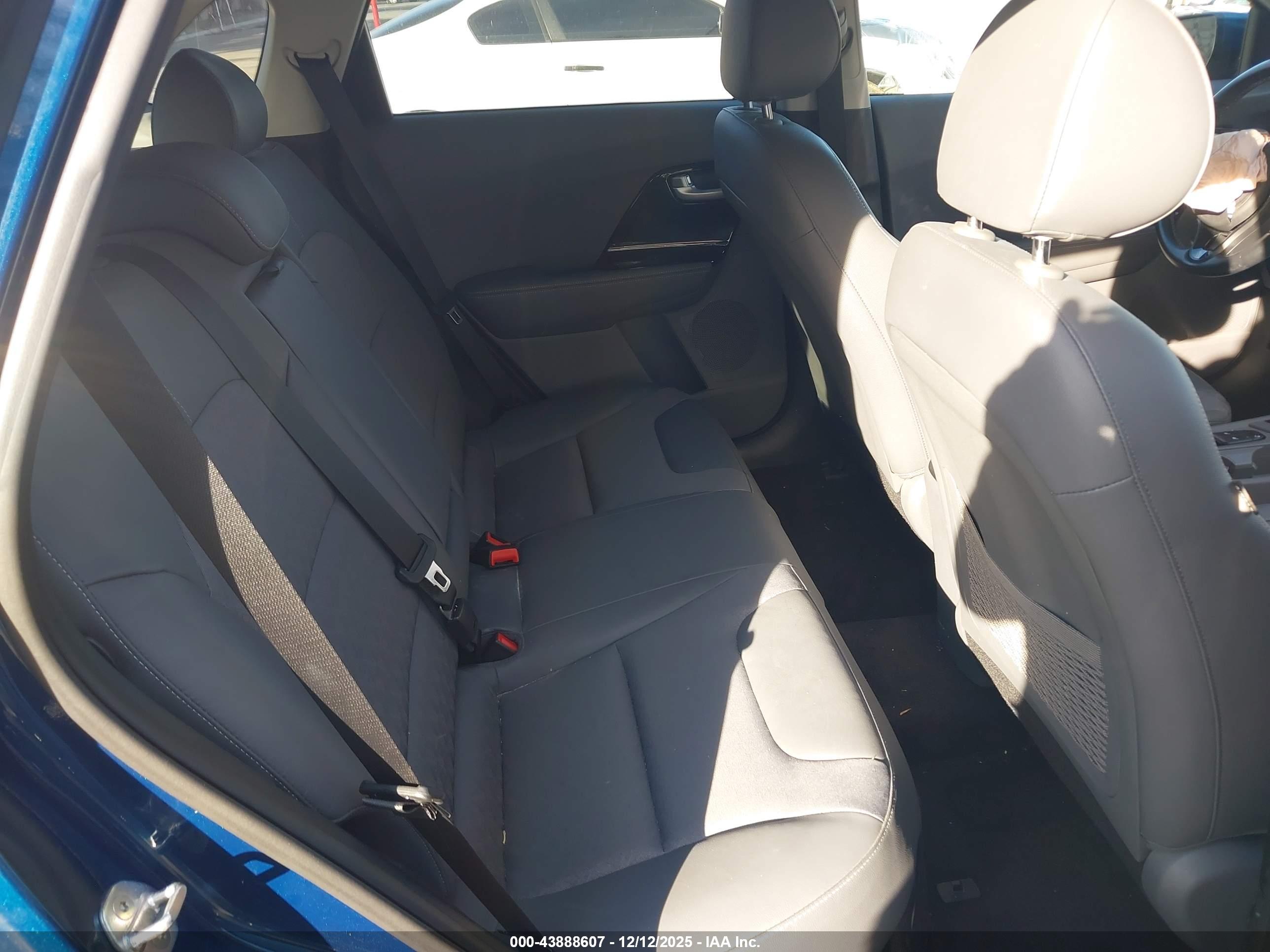 KIA NIRO image 8
