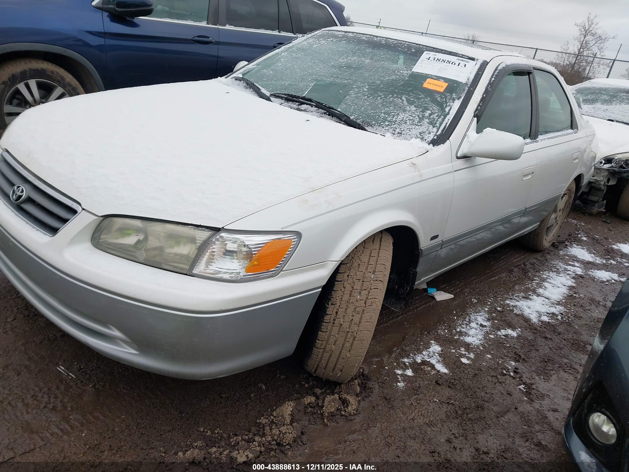 TOYOTA CAMRY image 2
