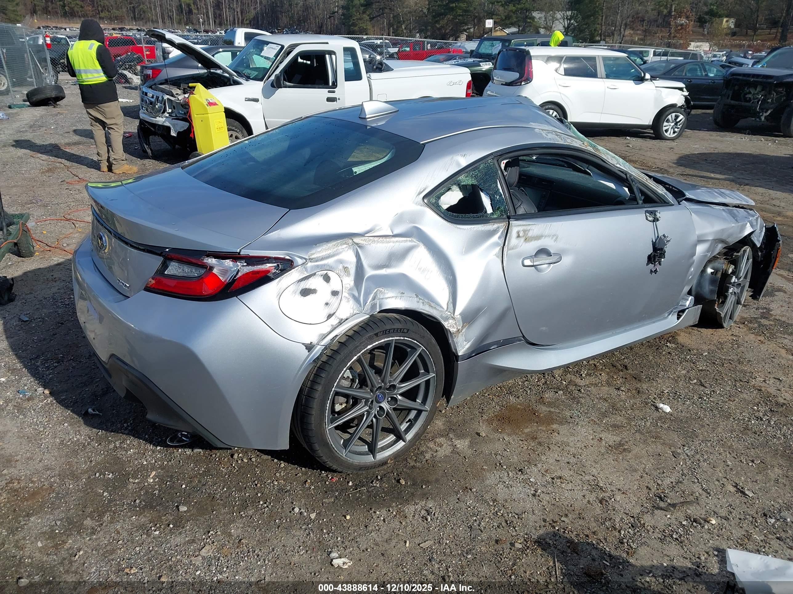 SUBARU BRZ image 4