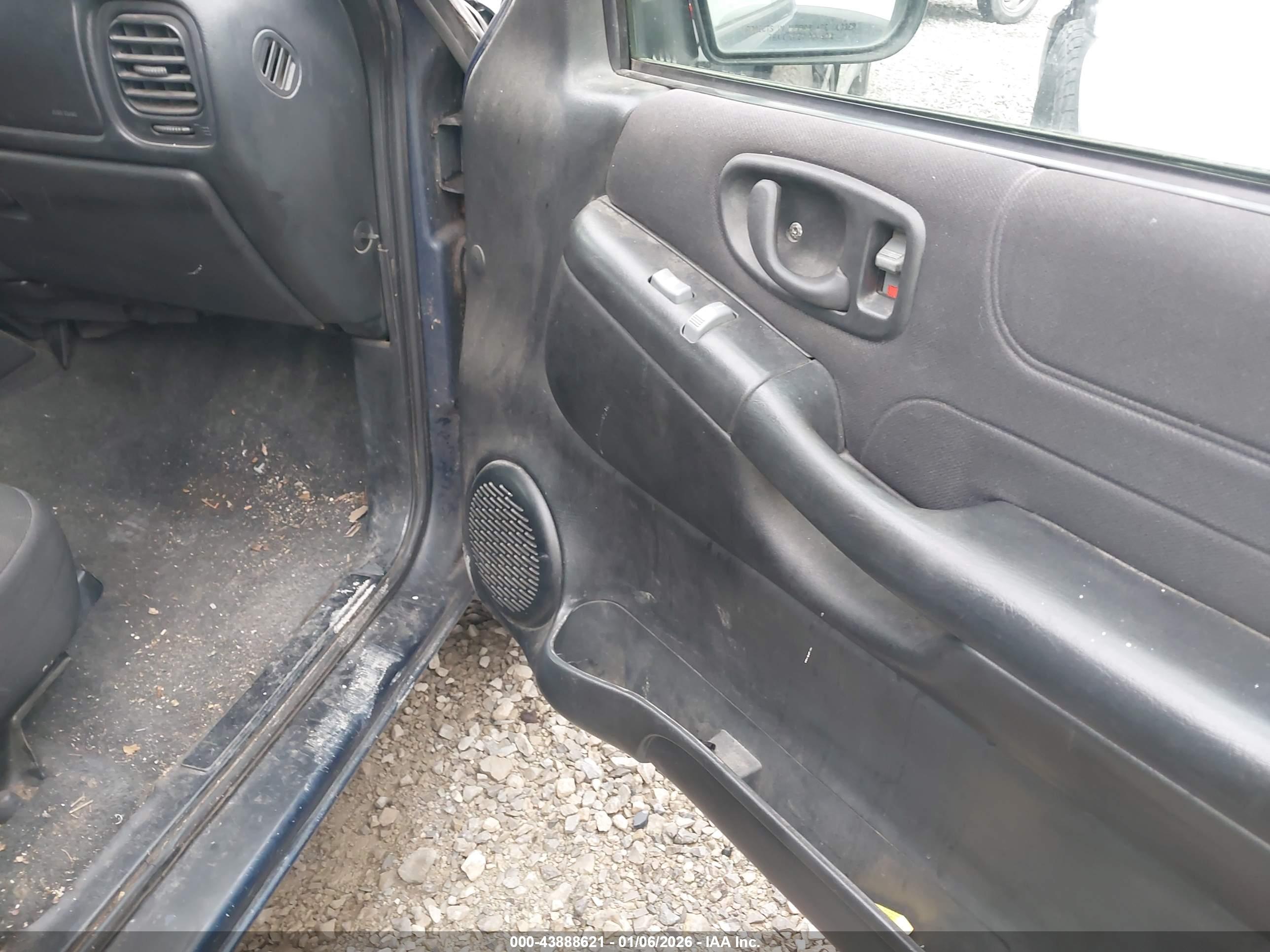 GMC SONOMA image 5