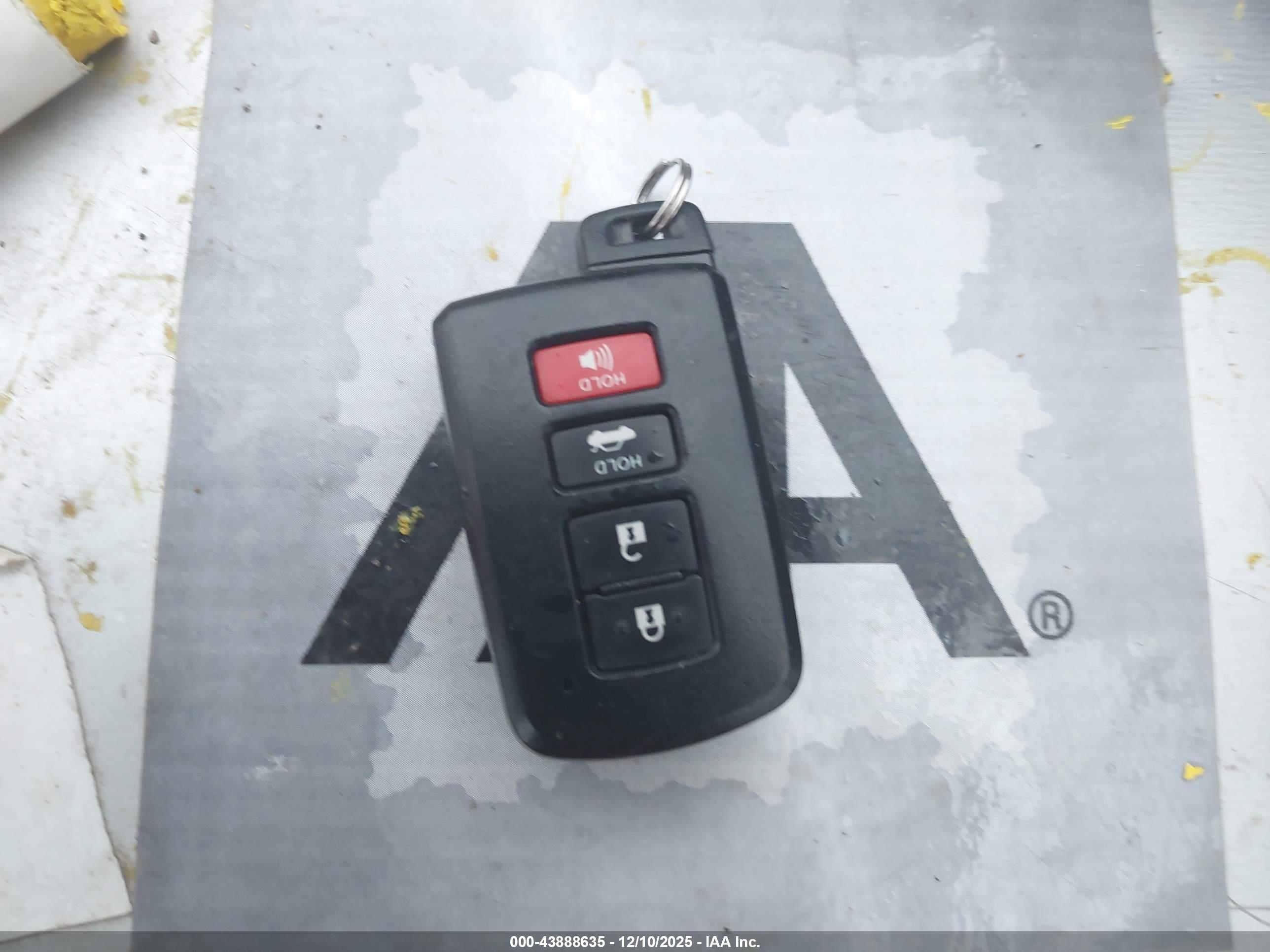 TOYOTA AVALON image 11