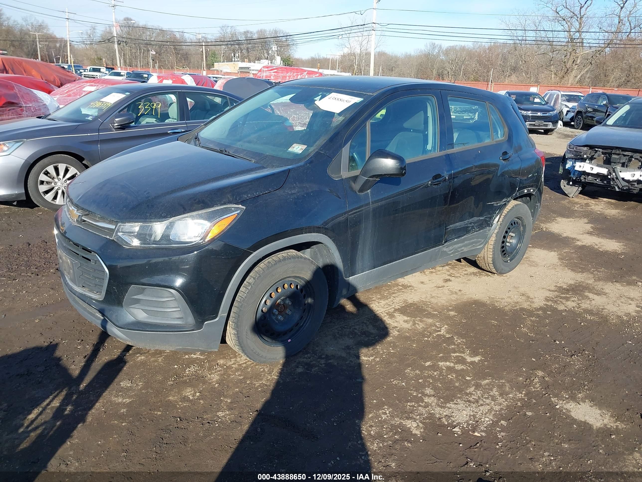 CHEVROLET TRAX image 2